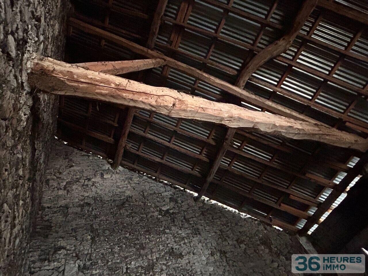 Maison avec garage au RDC et à l'étage appart de 94m2 à créer sur 2 niveaux