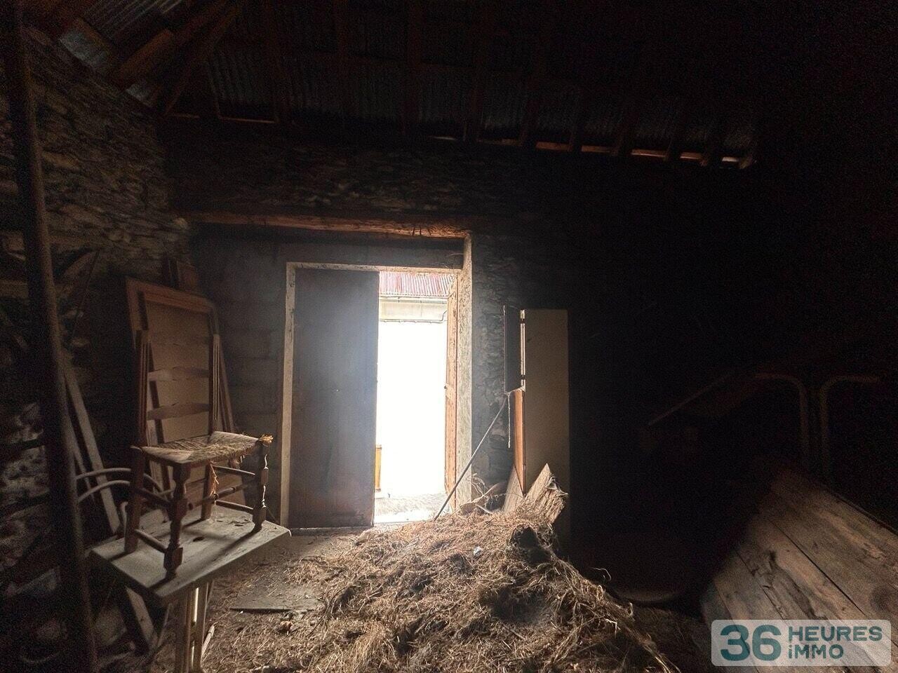 Maison avec garage au RDC et à l'étage appart de 94m2 à créer sur 2 niveaux