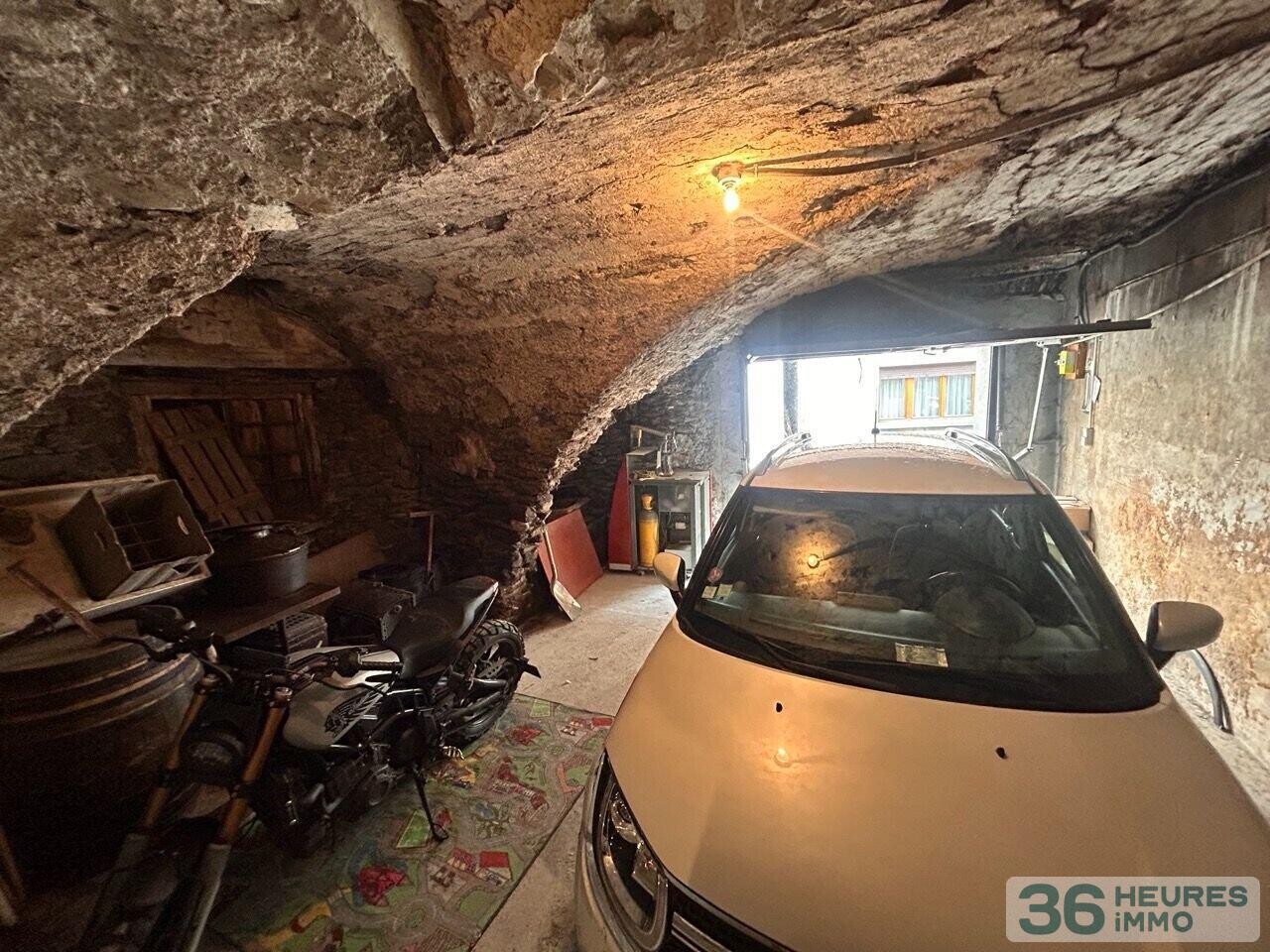 Maison avec garage au RDC et à l'étage appart de 94m2 à créer sur 2 niveaux