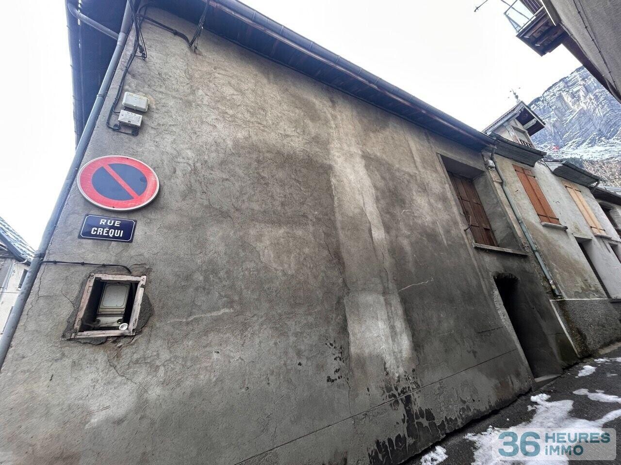 Maison avec garage au RDC et à l'étage appart de 94m2 à créer sur 2 niveaux