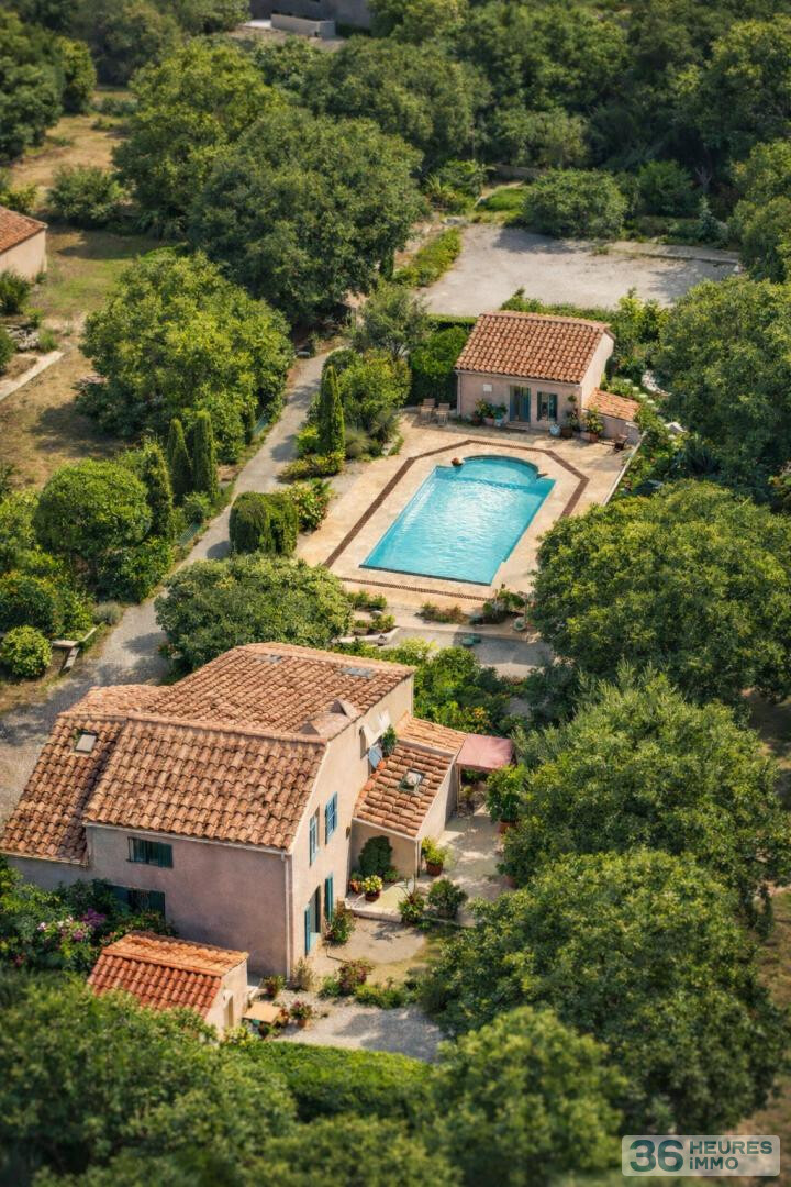Art de vivre provençal   Propriété de charme avec piscine et dépendance  Le Beausset (83330)