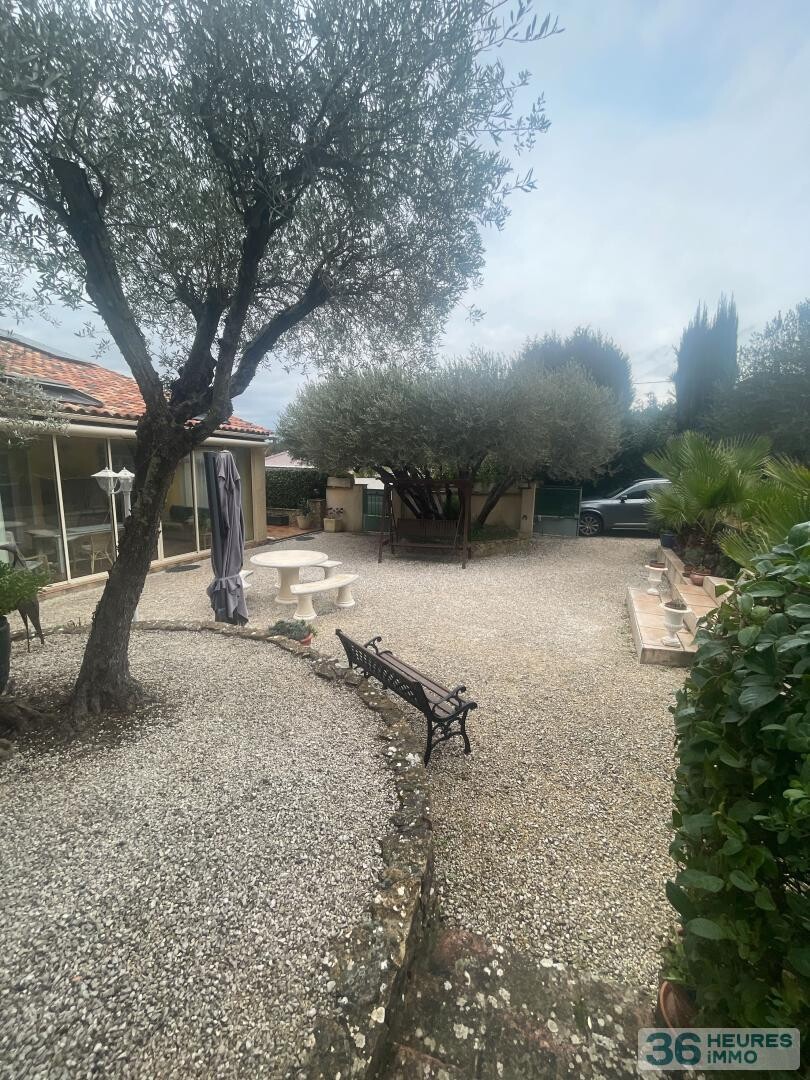 Art de vivre provençal   Propriété de charme avec piscine et dépendance  Le Beausset (83330)