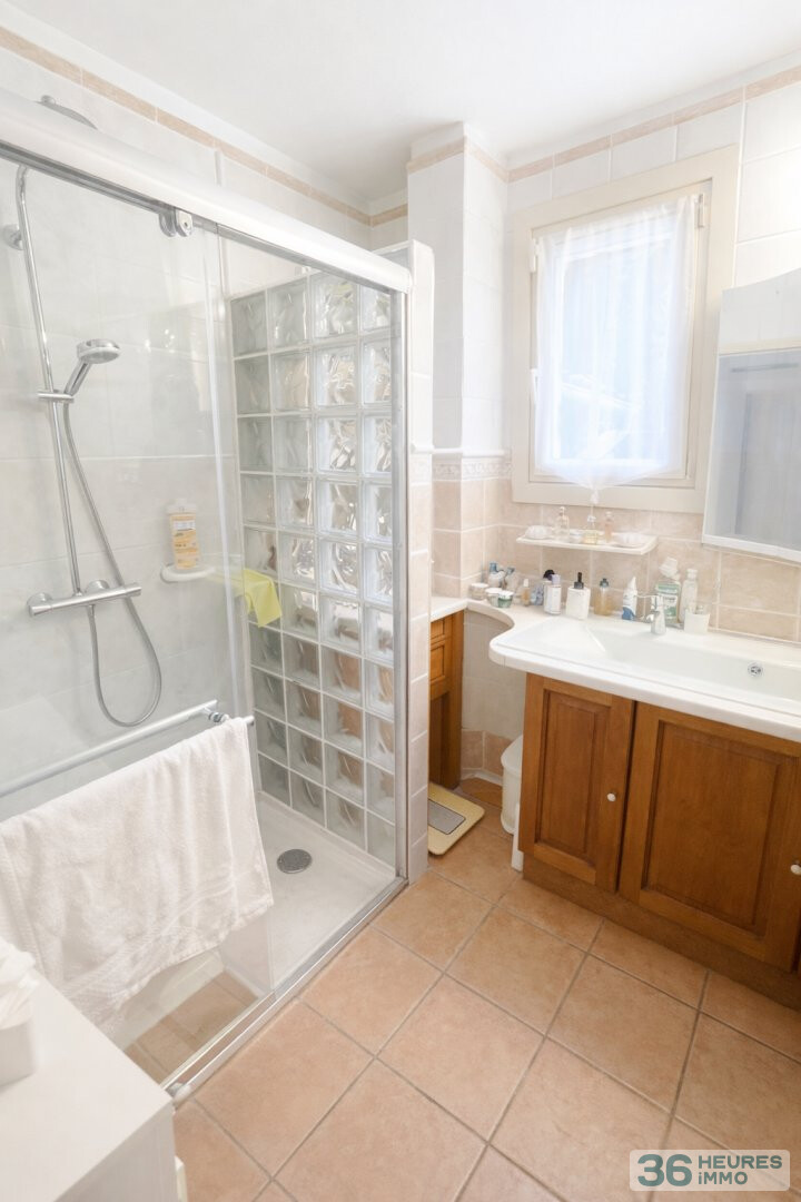 Art de vivre provençal   Propriété de charme avec piscine et dépendance  Le Beausset (83330)