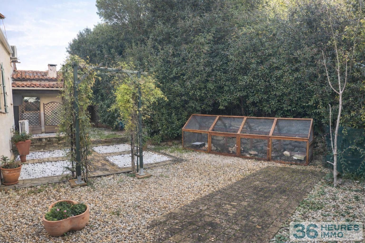 Art de vivre provençal   Propriété de charme avec piscine et dépendance  Le Beausset (83330)