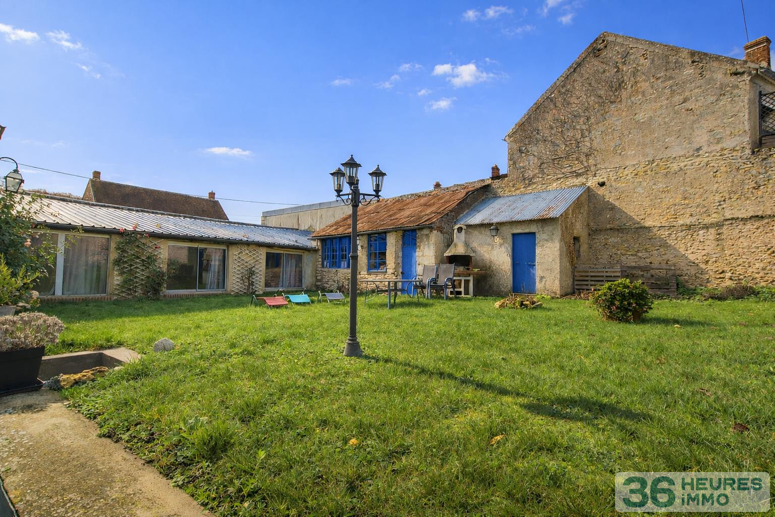 Maison à vendre-restaurant-appartement-chambres d'hôtes 