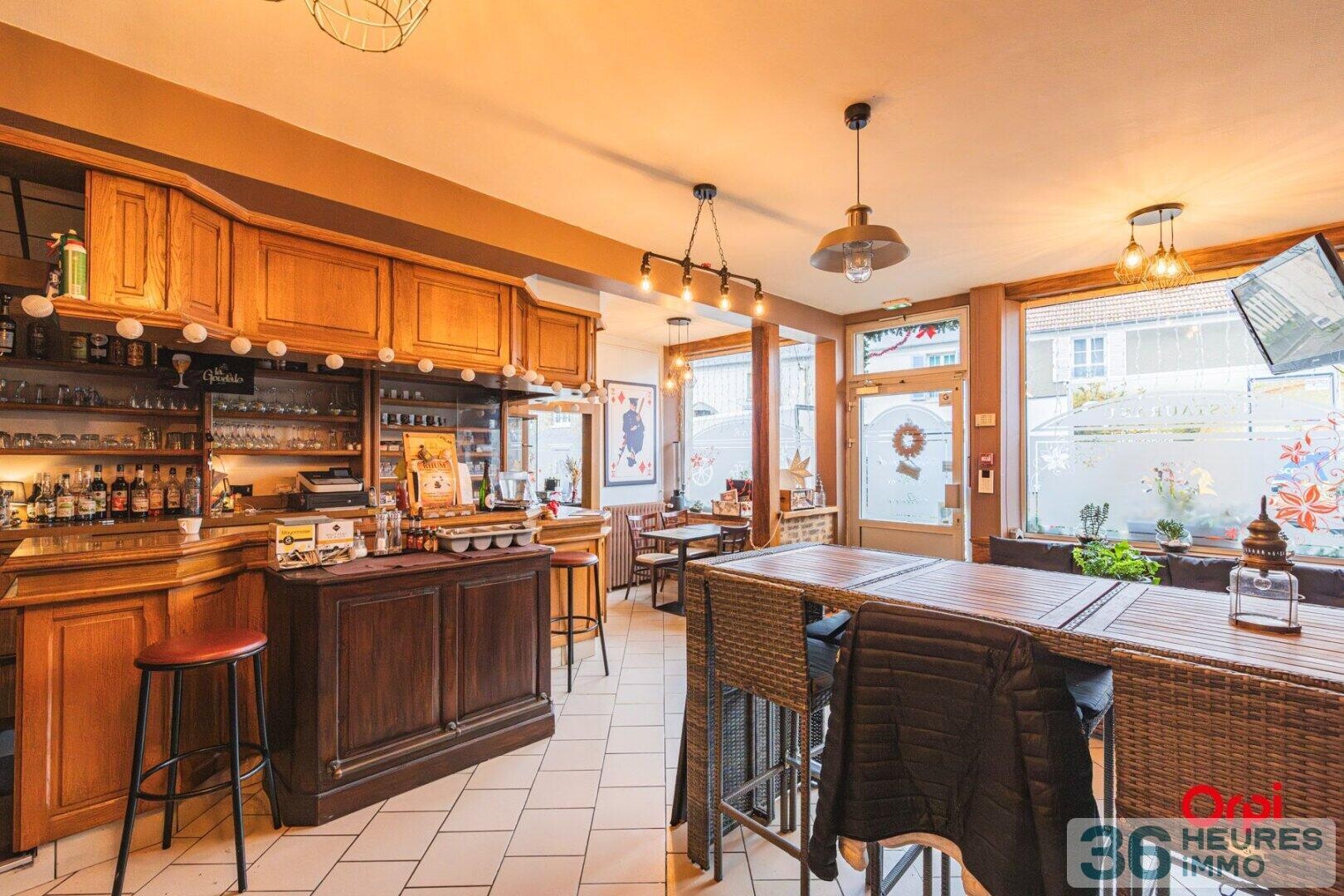 Maison à vendre-restaurant-appartement-chambres d'hôtes 