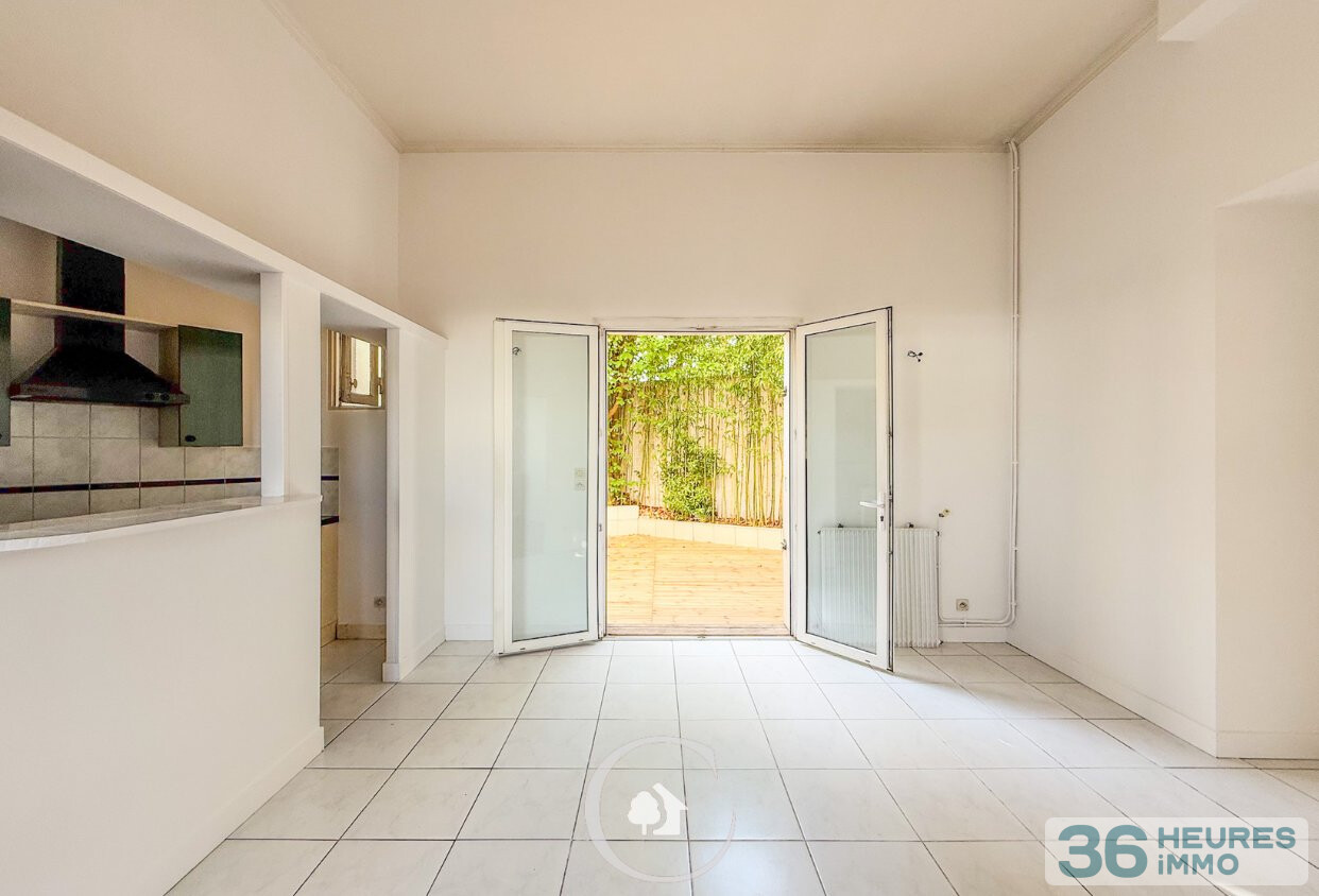 MAISON FAMILIALE T5 - 4 CHAMBRES - COUR INTERIEUR - GARAGE