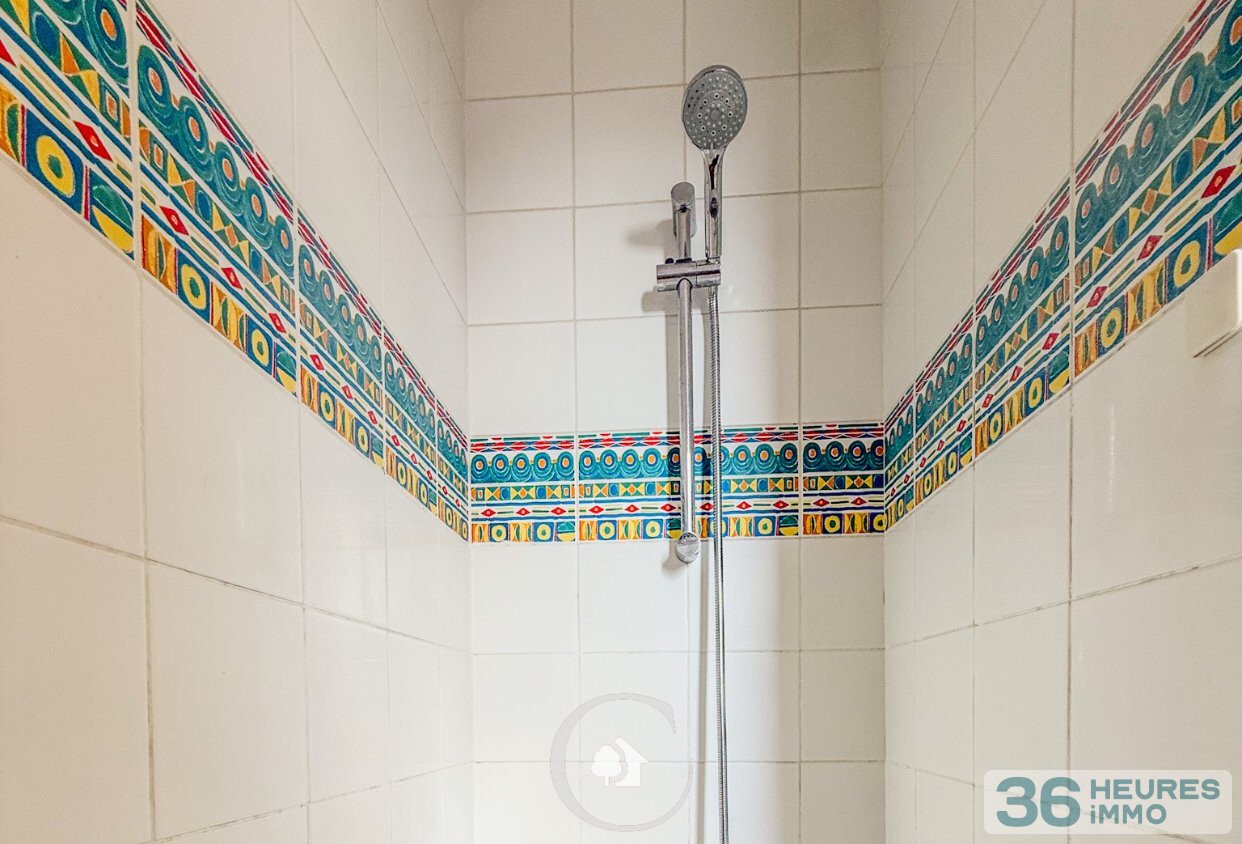 MAISON FAMILIALE T5 - 4 CHAMBRES - COUR INTERIEUR - GARAGE