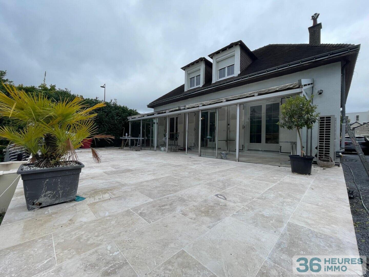 Maison avec grand terrain