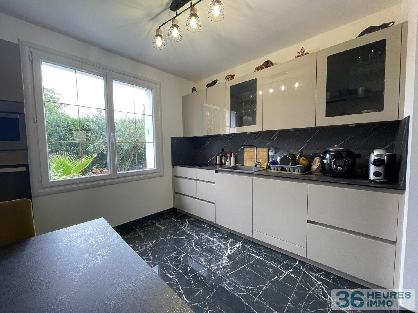 Maison avec grand terrain