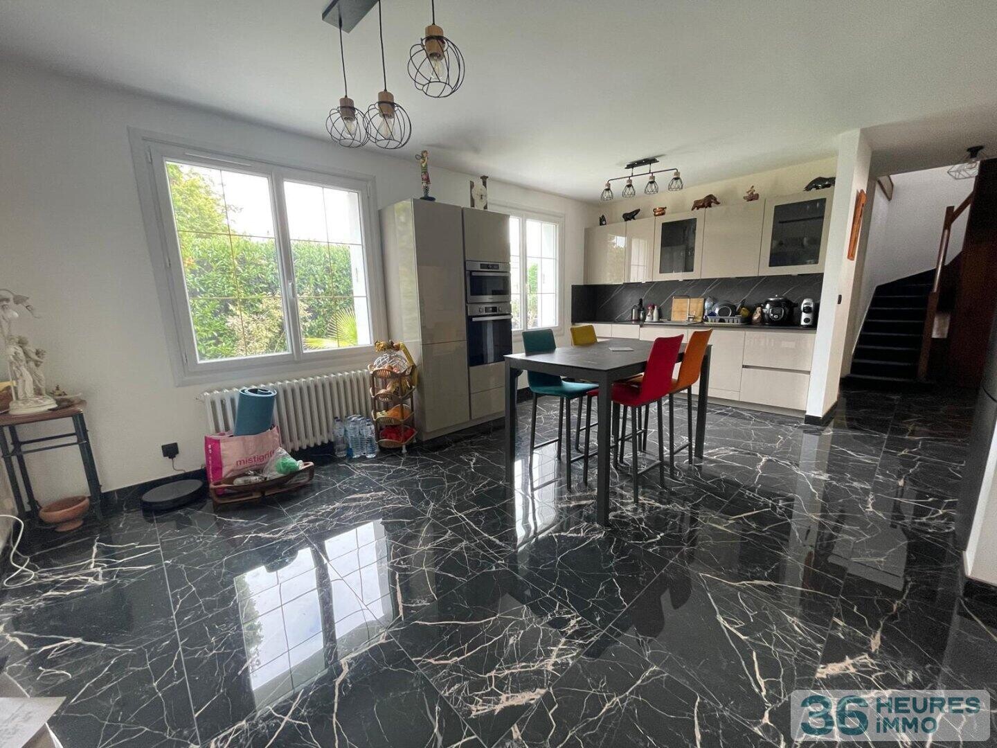 Maison avec grand terrain