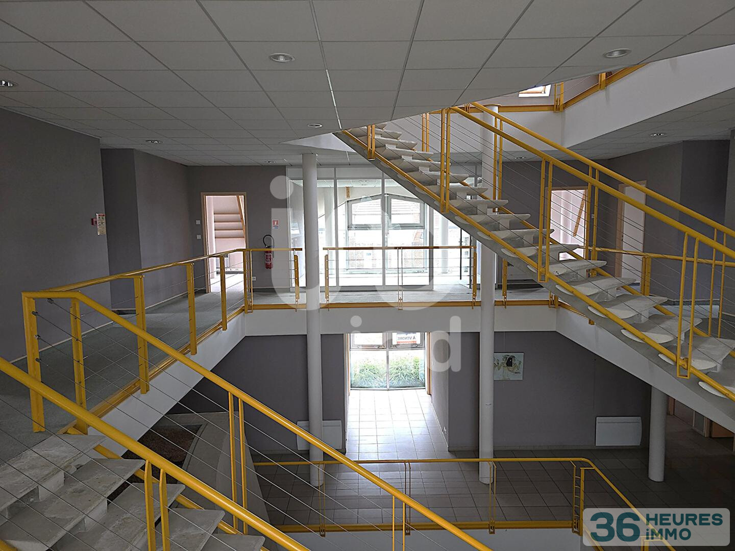 Situé à Albert (80), au sein d’un secteur économique établi, ensemble immobilier tertiaire indépendant.