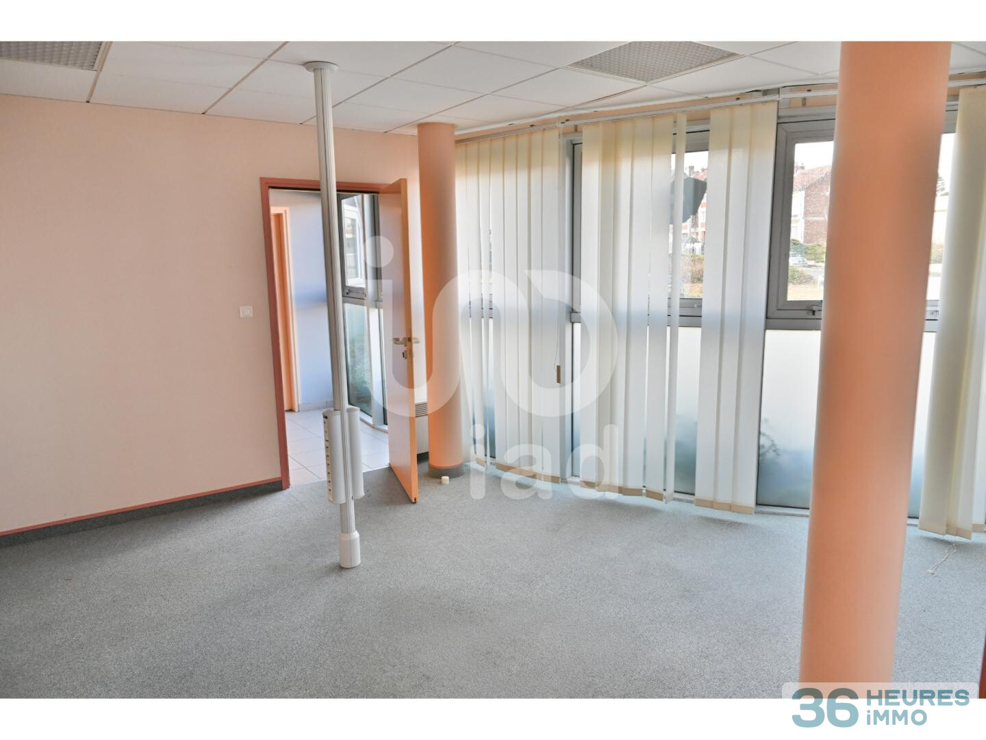 Situé à Albert (80), au sein d’un secteur économique établi, ensemble immobilier tertiaire indépendant.