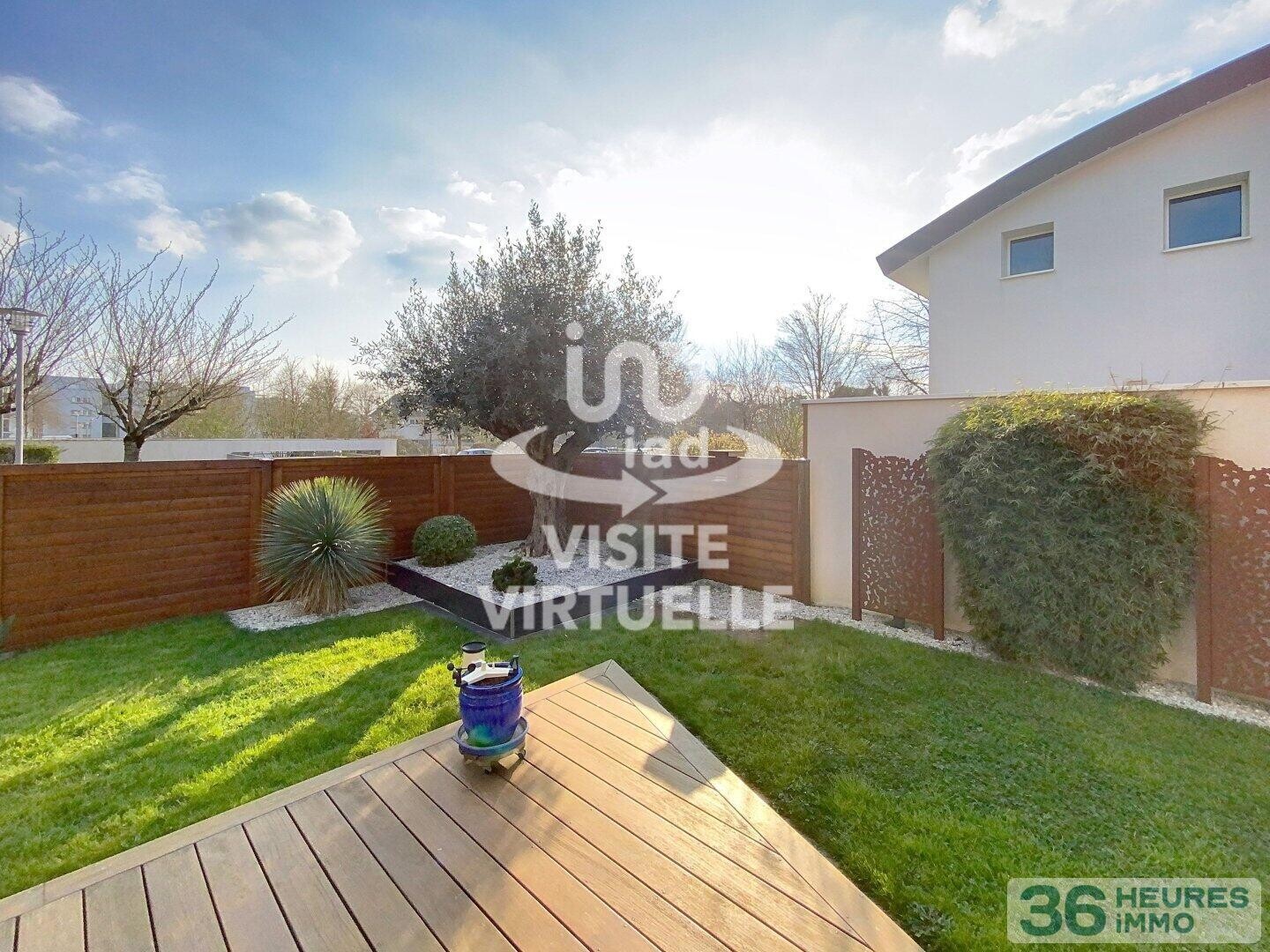 MAISON AVEC JARDIN 3 CHAMBRES SDE ET SDB DOUBLE GARAGE