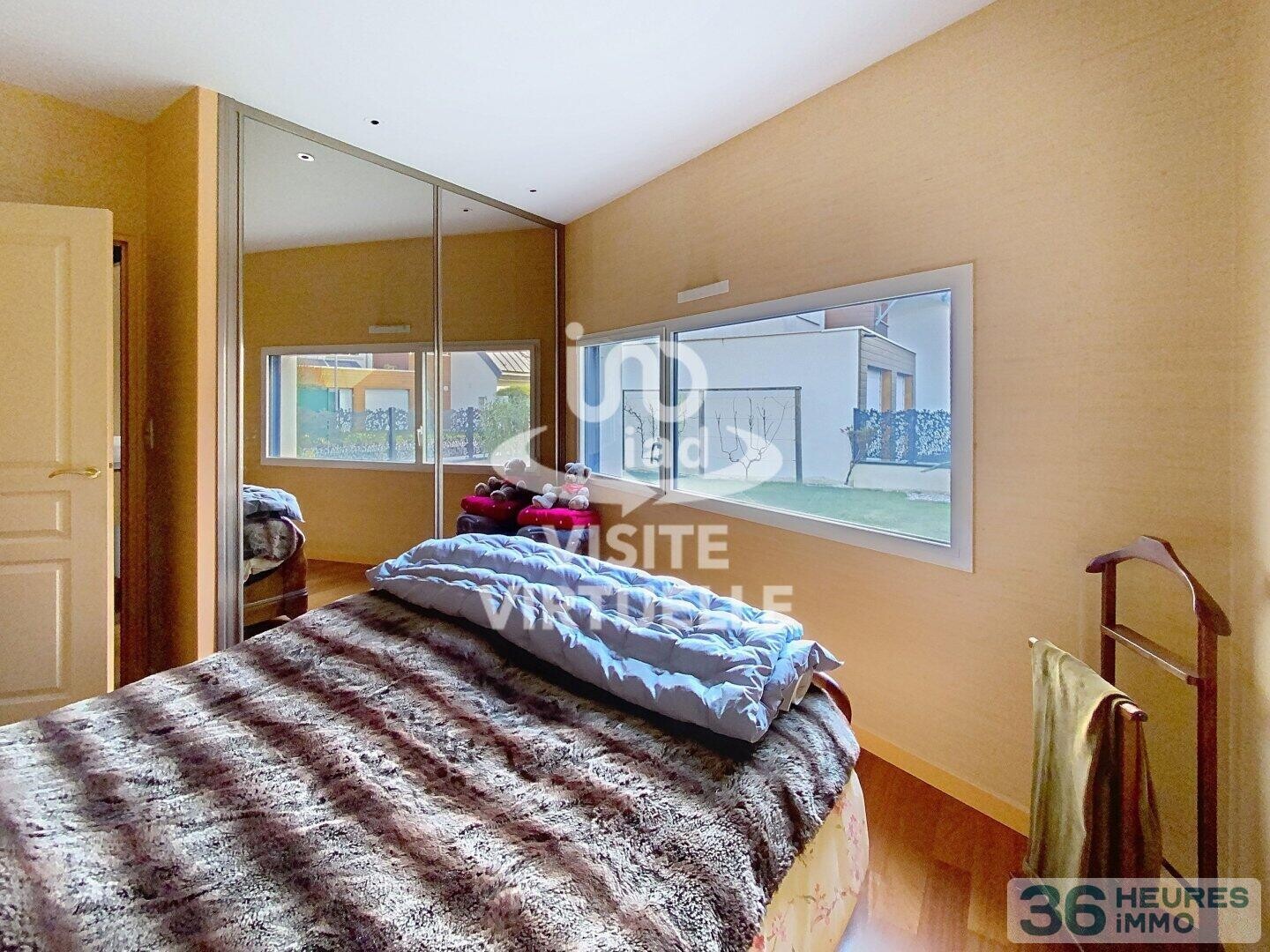 MAISON AVEC JARDIN 3 CHAMBRES SDE ET SDB DOUBLE GARAGE