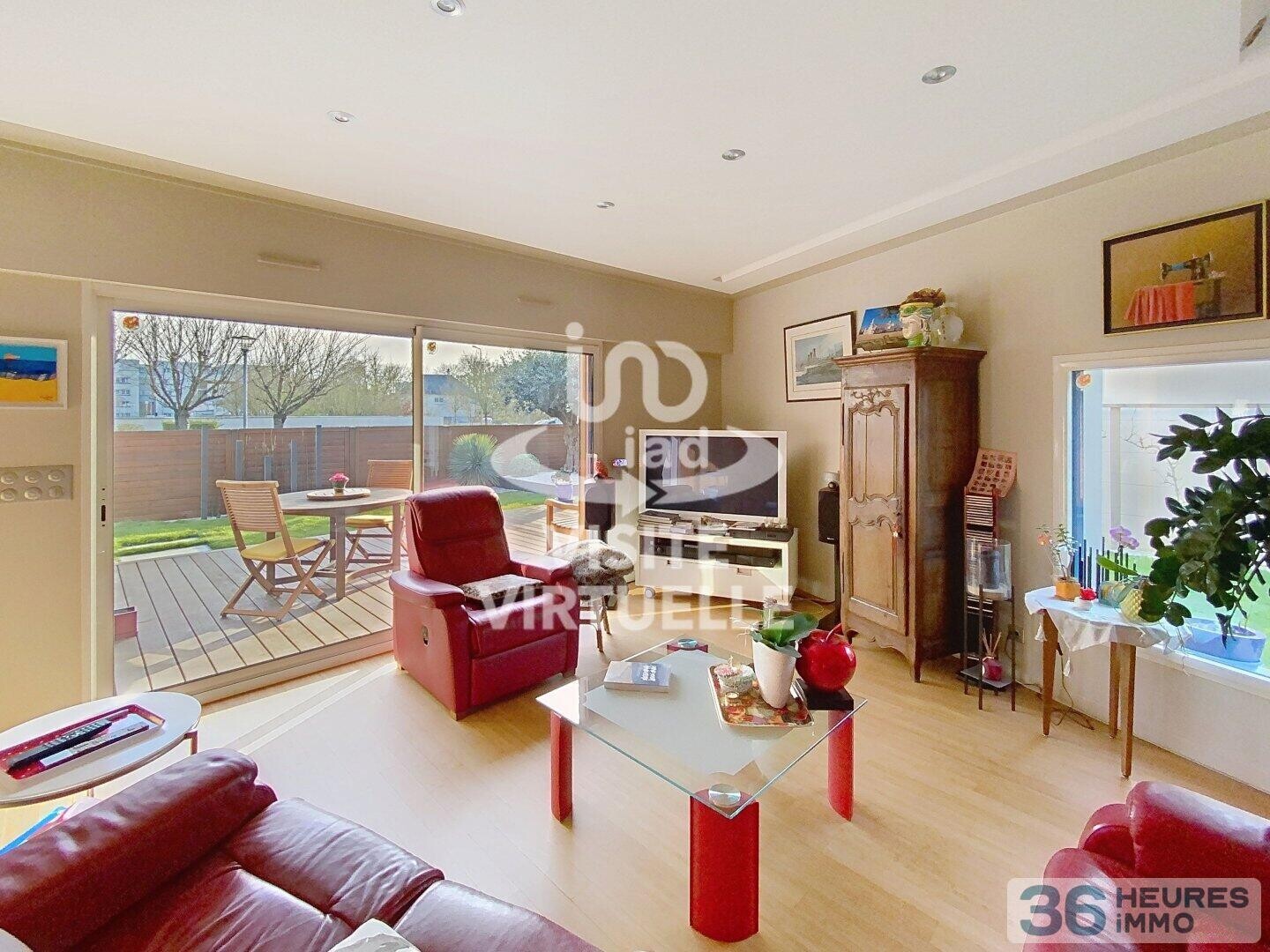 MAISON AVEC JARDIN 3 CHAMBRES SDE ET SDB DOUBLE GARAGE