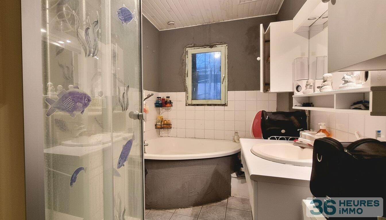   255 m² de terrain Opportunité à Saisir - Maison de Ville avec Beau Potentiel à Villaines-les-Rochers