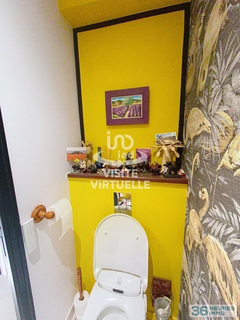 MAISON AVEC JARDIN 3 CHAMBRES SDE ET SDB DOUBLE GARAGE