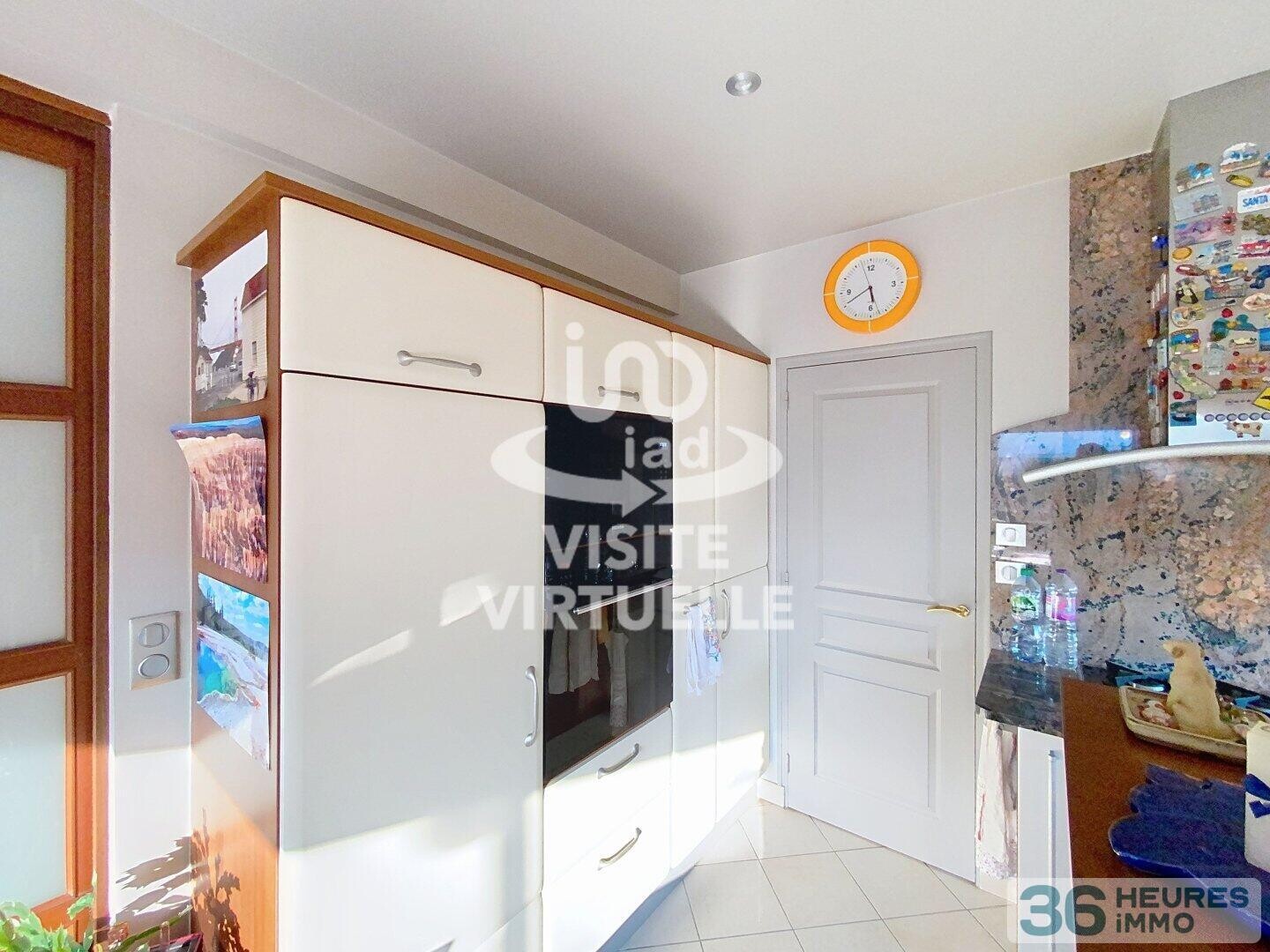 MAISON AVEC JARDIN 3 CHAMBRES SDE ET SDB DOUBLE GARAGE