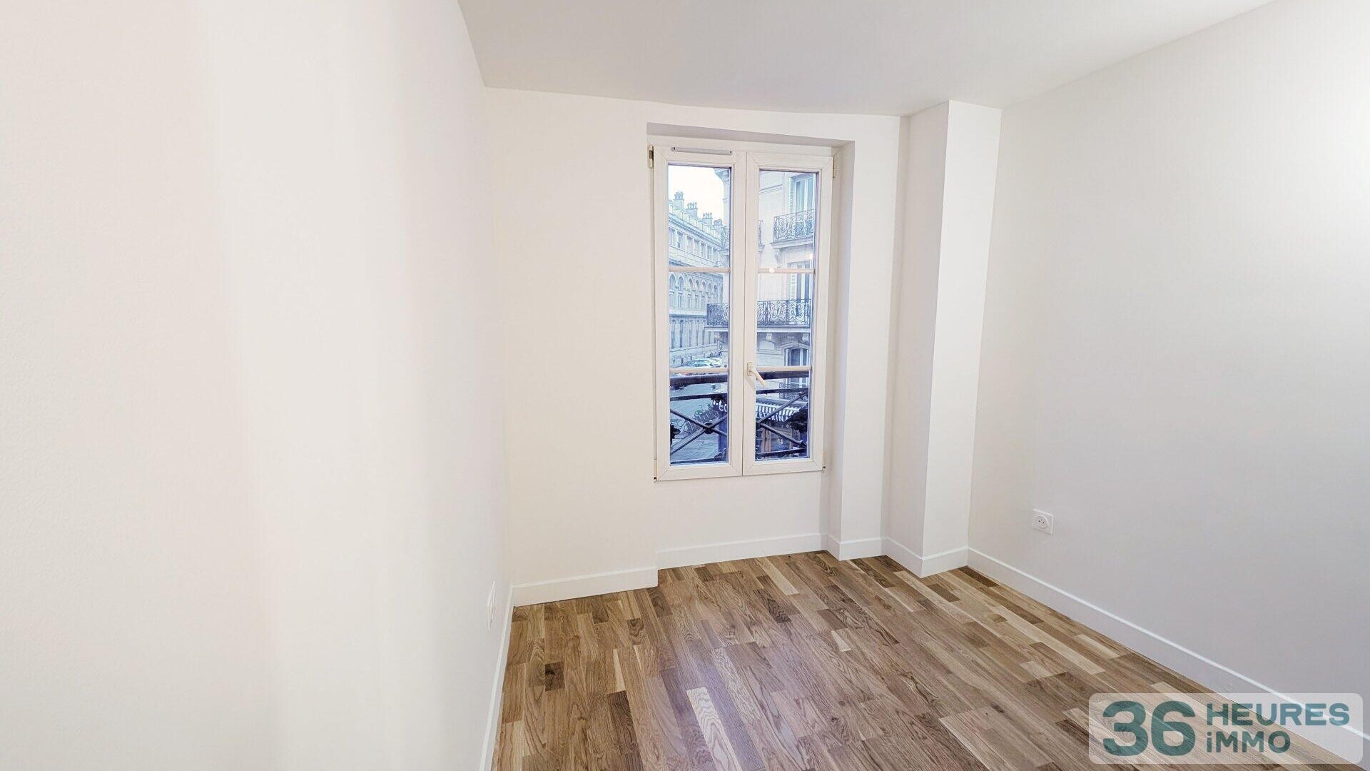 Studette donnant sur la rue d'Assas, Paris 6