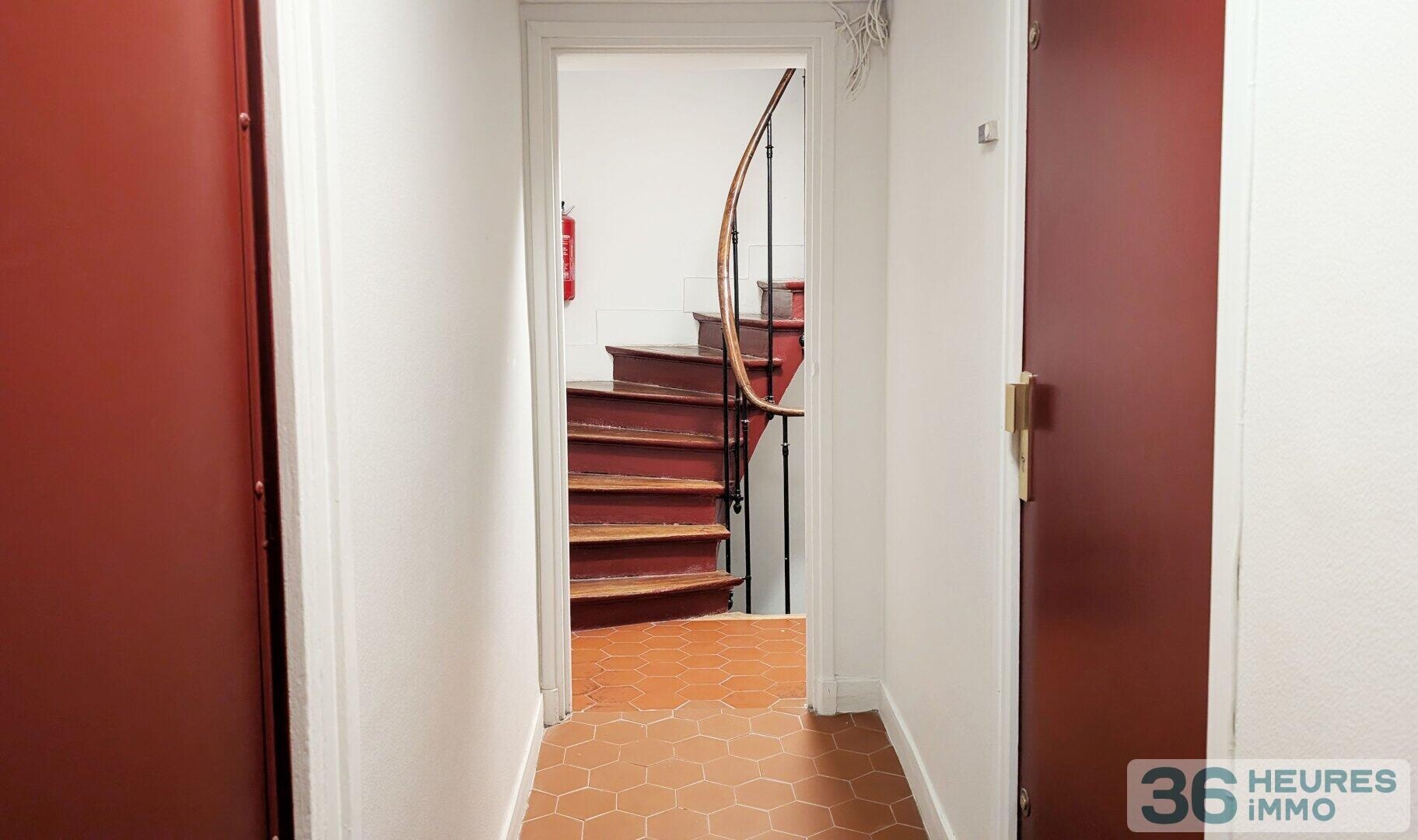 Studette donnant sur la rue d'Assas, Paris 6