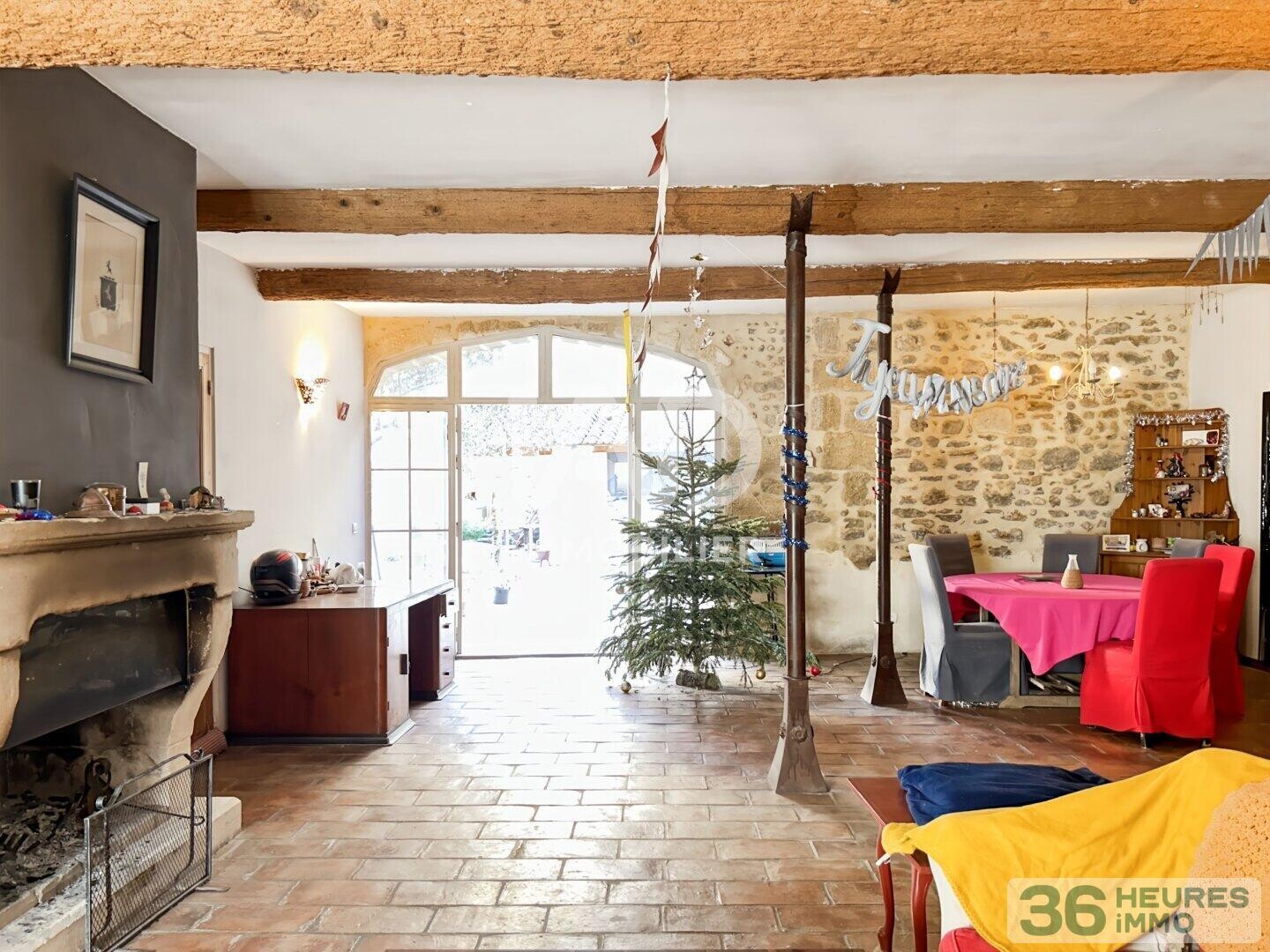 Beauvoisin - Maison de ville 226 m2 jardin garage et piscine