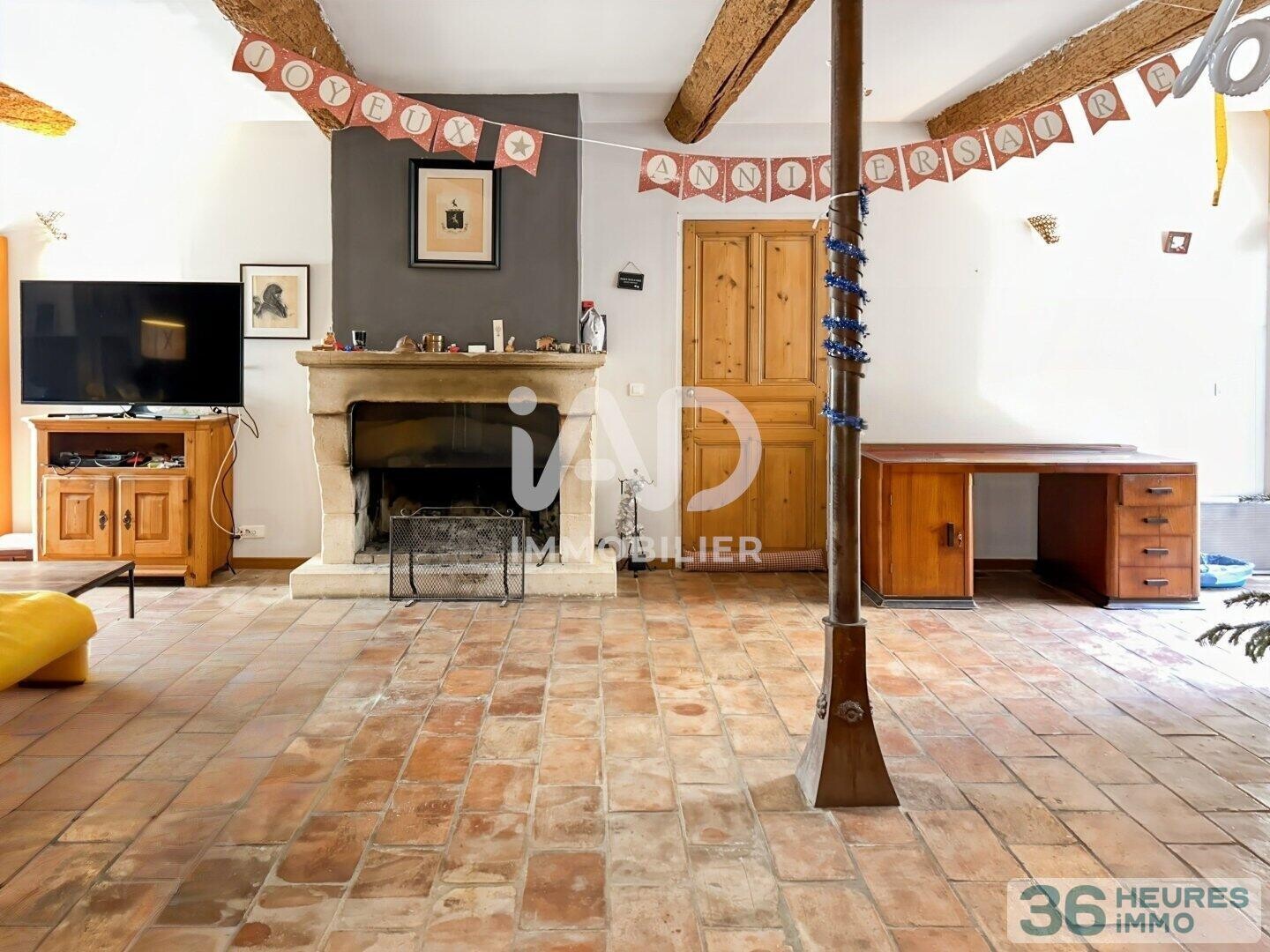 Beauvoisin - Maison de ville 226 m2 jardin garage et piscine