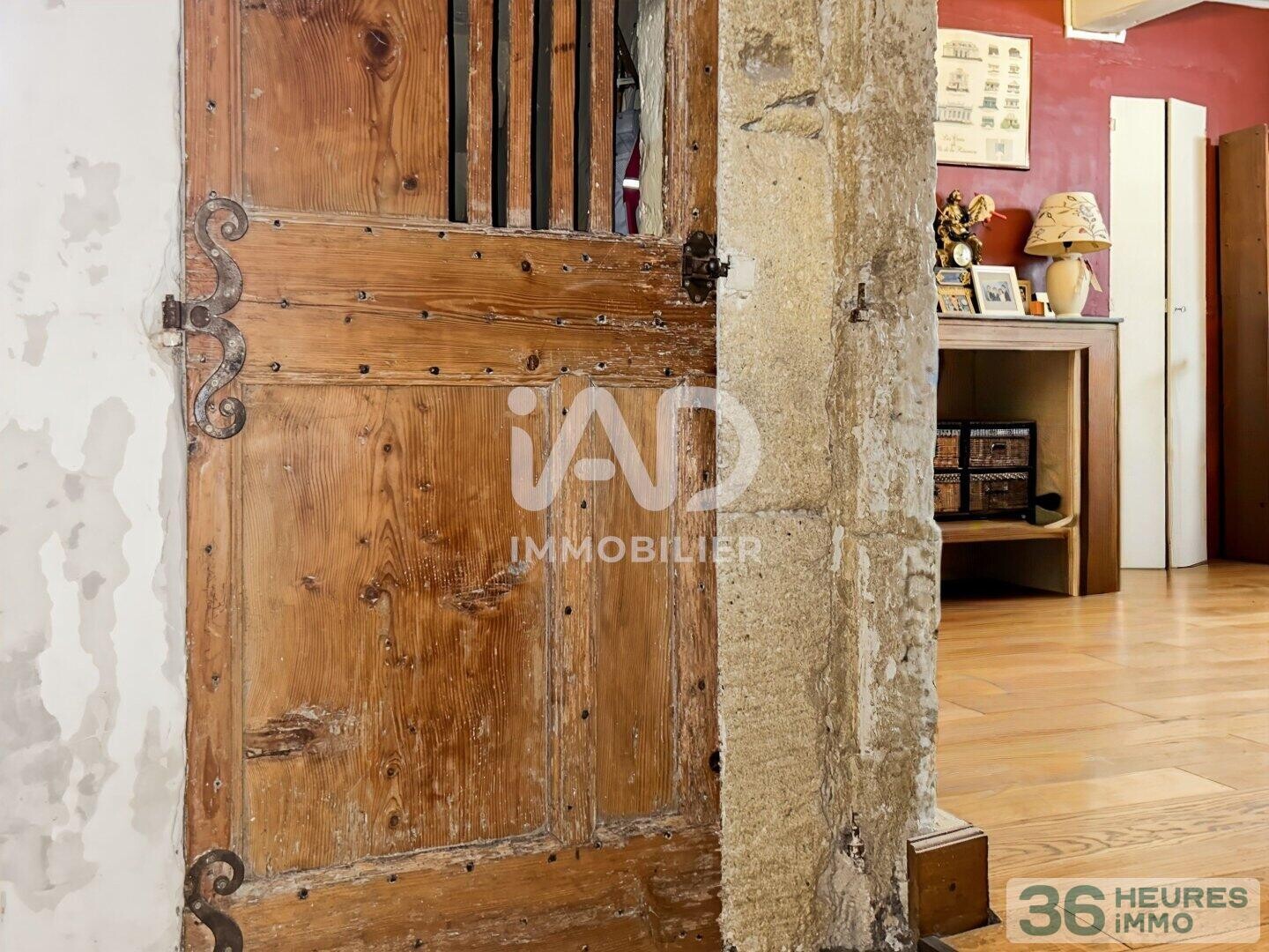 Beauvoisin - Maison de ville 226 m2 jardin garage et piscine