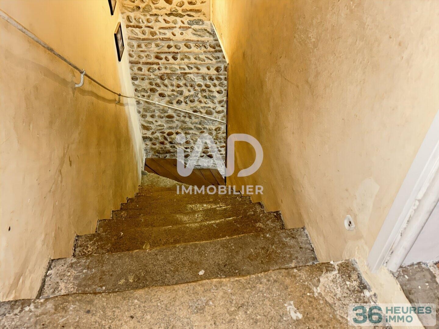 Beauvoisin - Maison de ville 226 m2 jardin garage et piscine