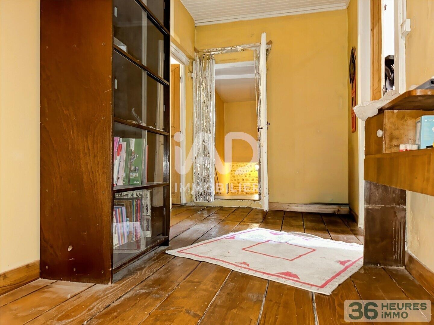 Beauvoisin - Maison de ville 226 m2 jardin garage et piscine