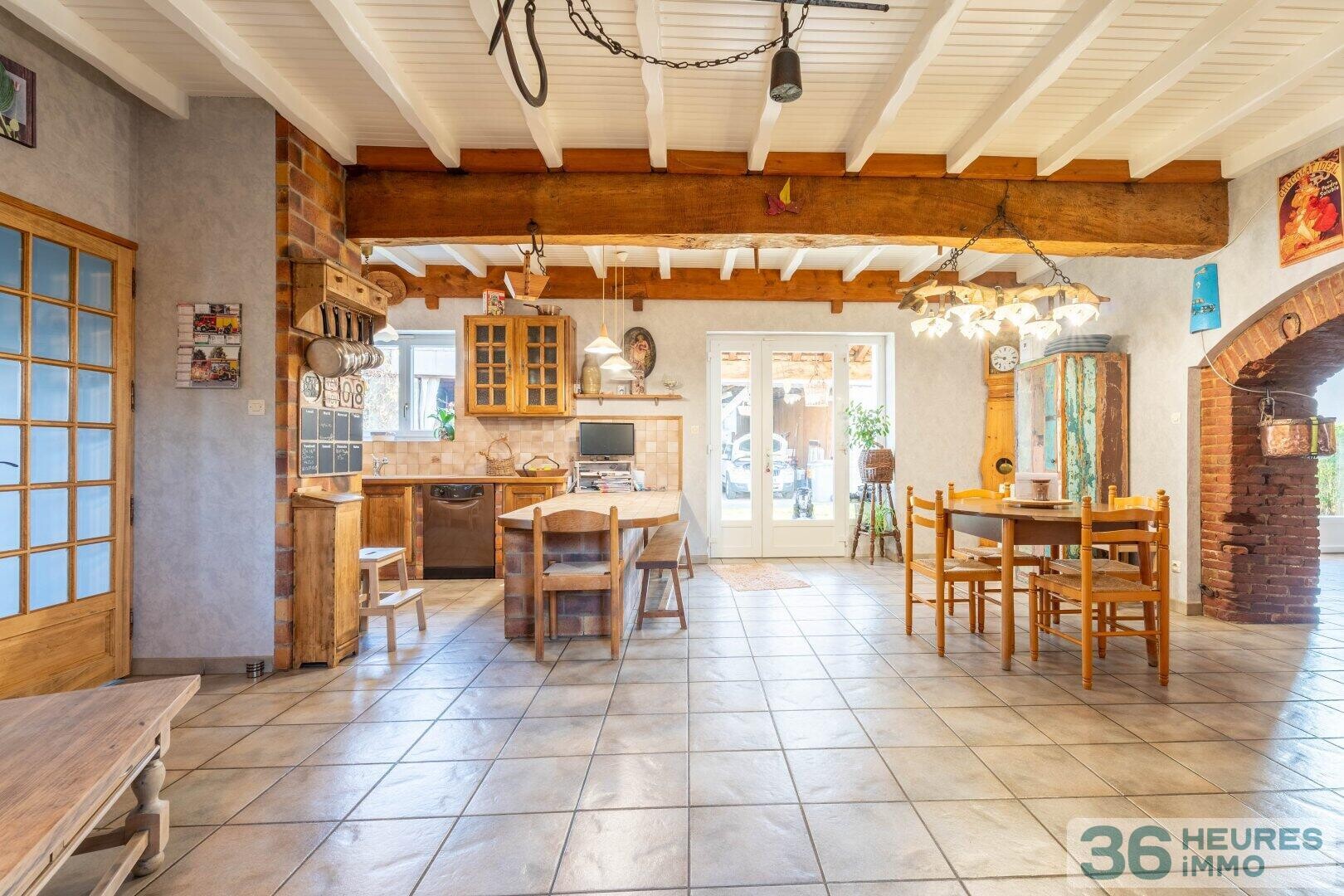 Maison Pusignan avec dépendances