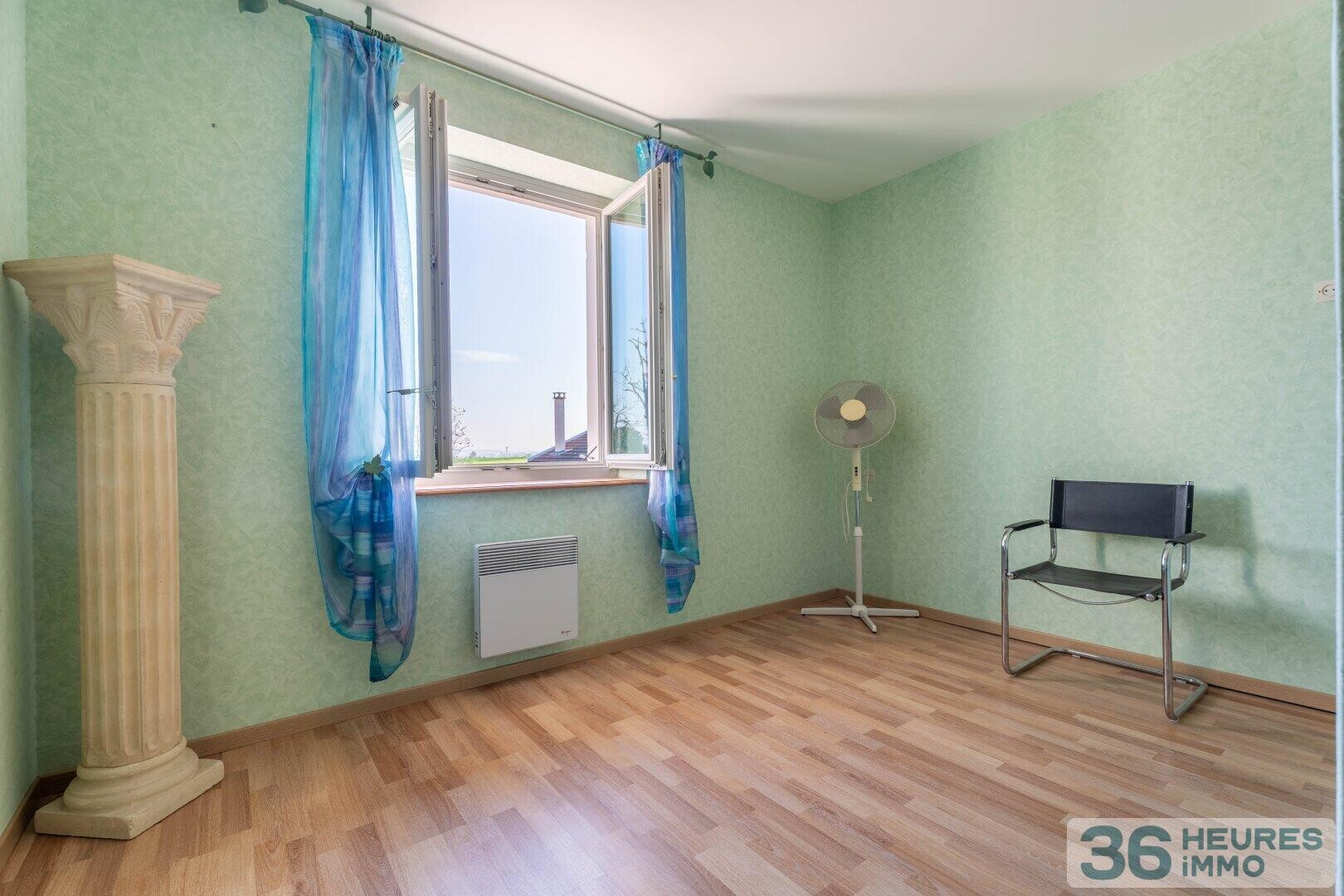 Maison Pusignan avec dépendances