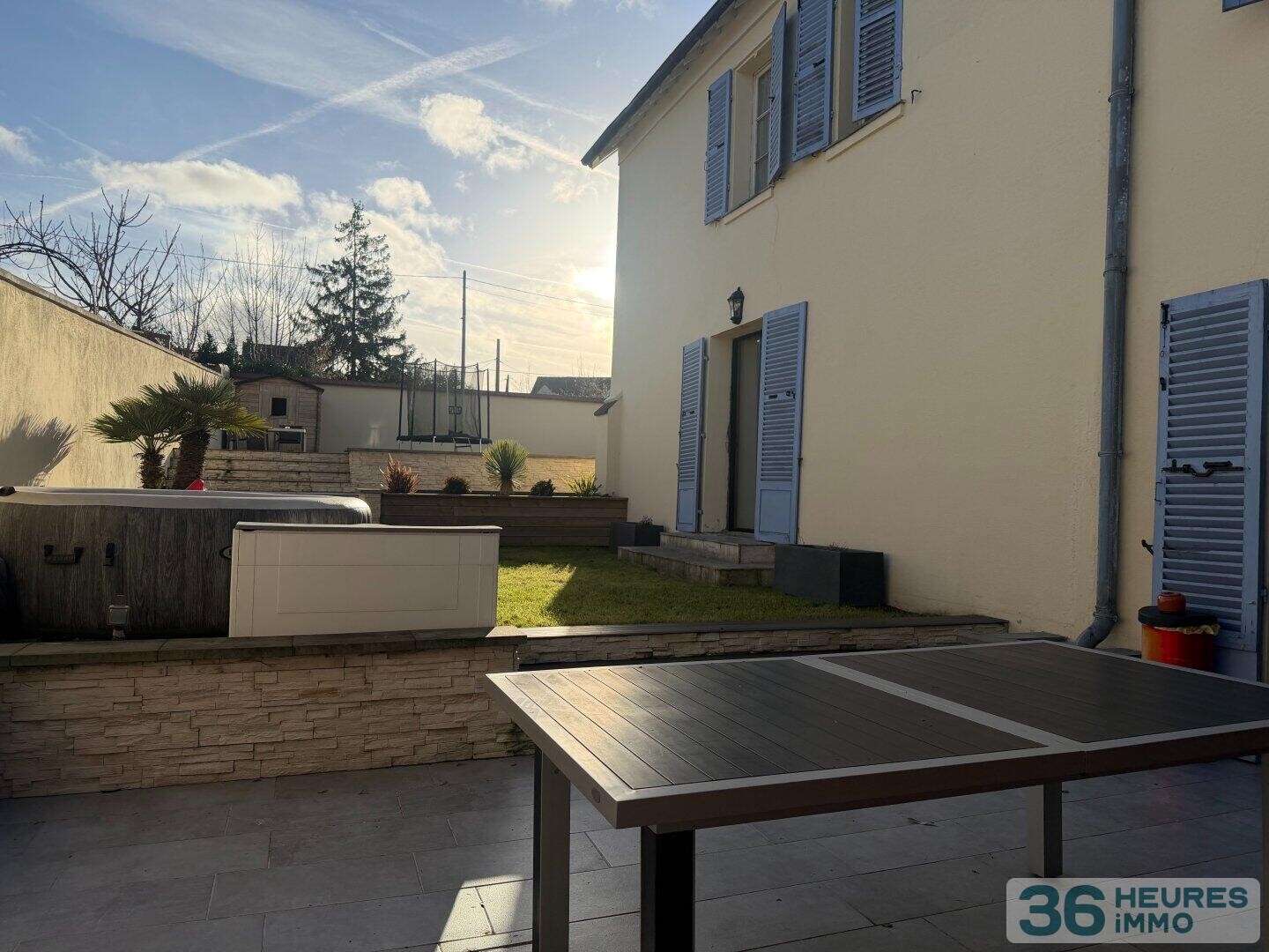 MAISON DE CARACTERE AUX VOLUMES EXCEPTIONNELS A ERAGNY