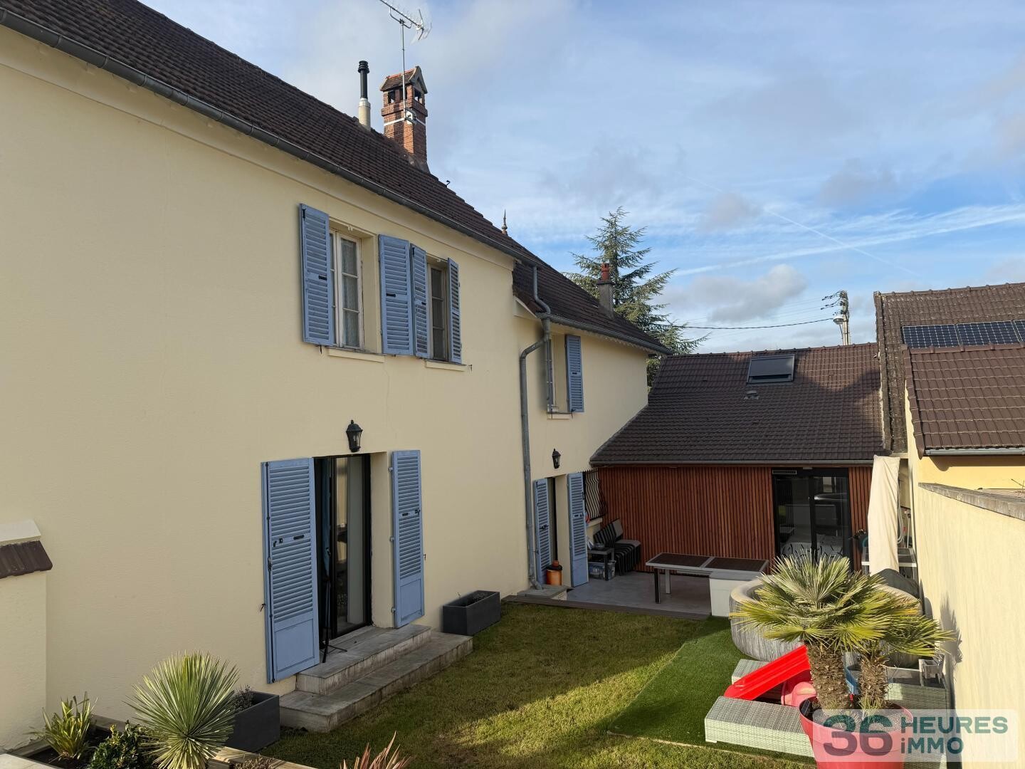 MAISON DE CARACTERE AUX VOLUMES EXCEPTIONNELS A ERAGNY