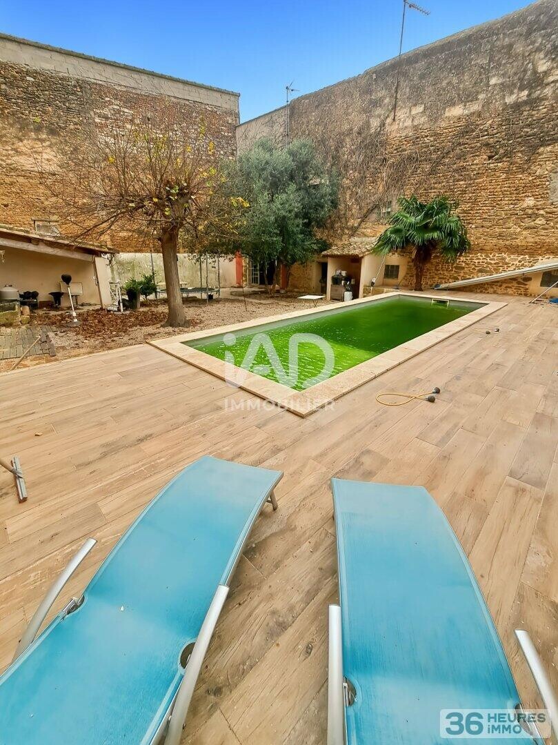 Beauvoisin - Maison de ville 226 m2 jardin garage et piscine