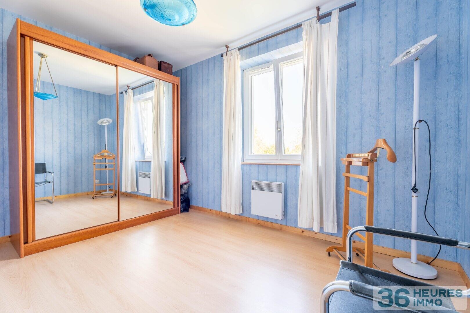 Maison Pusignan avec dépendances