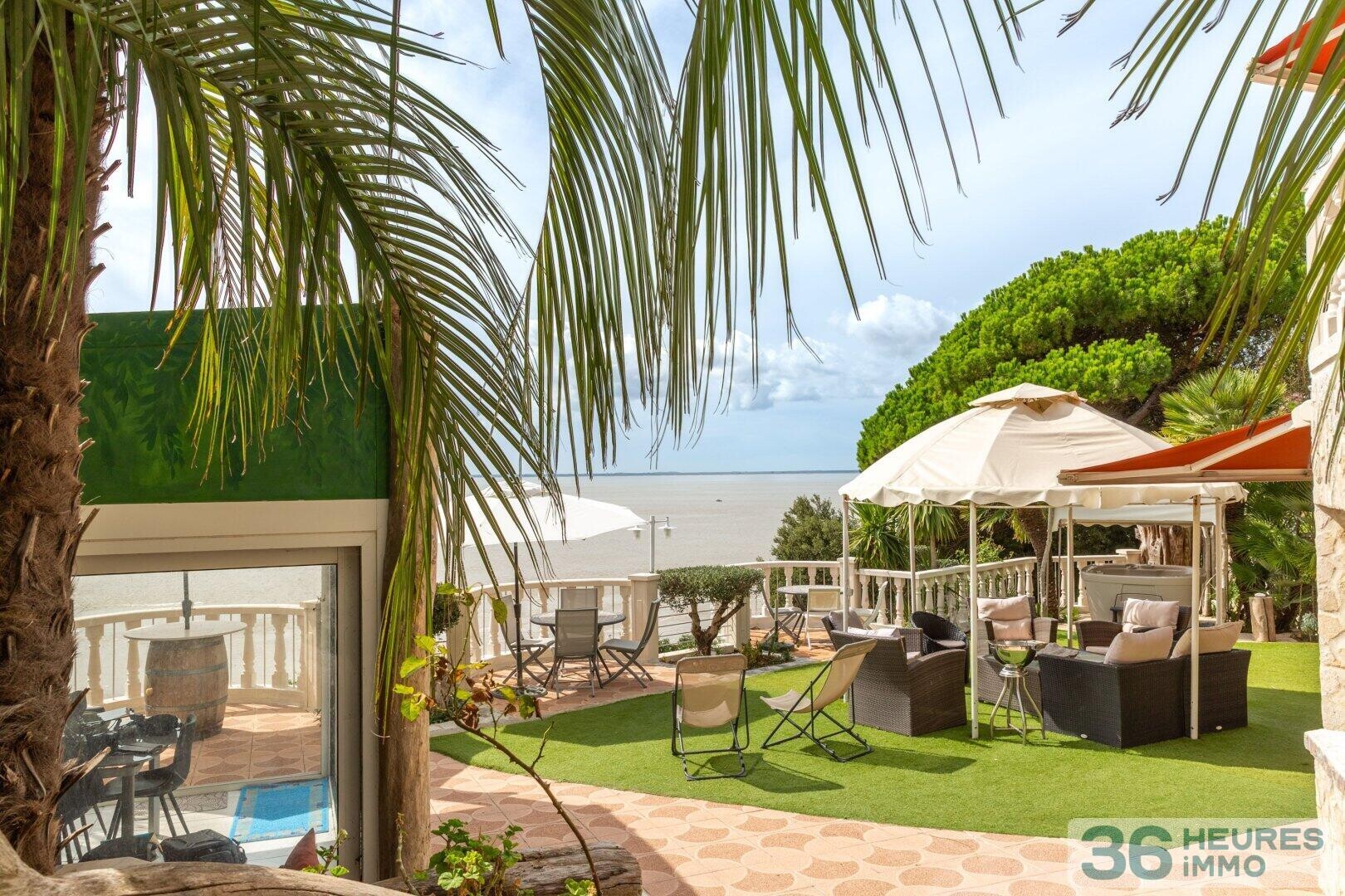 Villa d'exception avec chemin à flanc de falaise et grotte privée  - proche Royan vue Océan