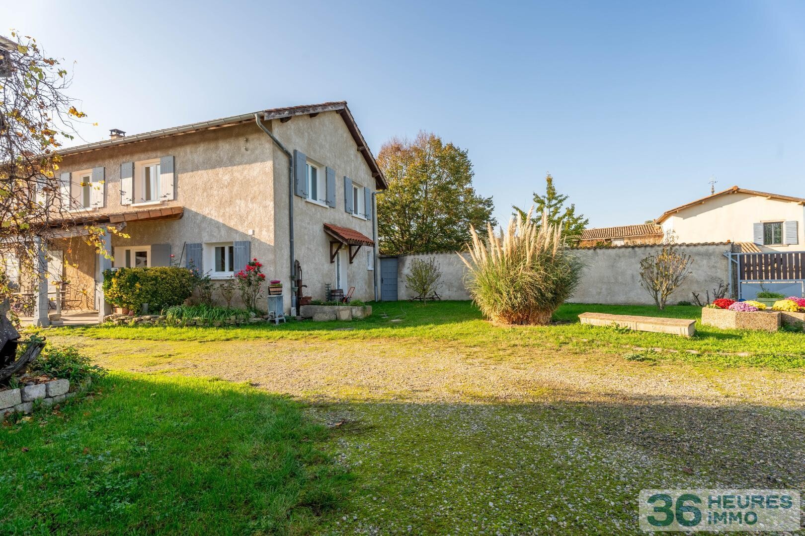 Maison Pusignan avec dépendances