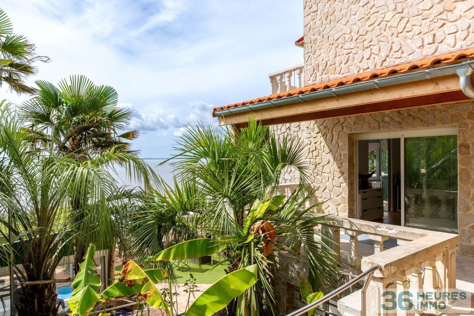 Villa d'exception avec chemin à flanc de falaise et grotte privée  - proche Royan vue Océan