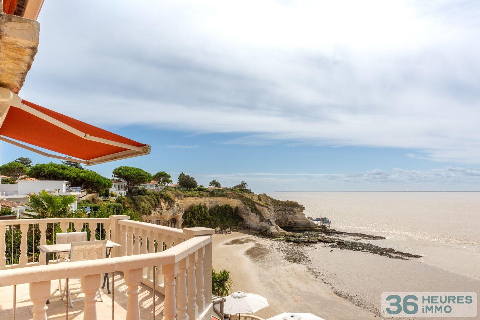 Villa d'exception avec chemin à flanc de falaise et grotte privée  - proche Royan vue Océan