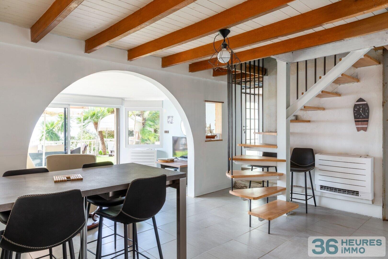 Villa d'exception avec chemin à flanc de falaise et grotte privée  - proche Royan vue Océan