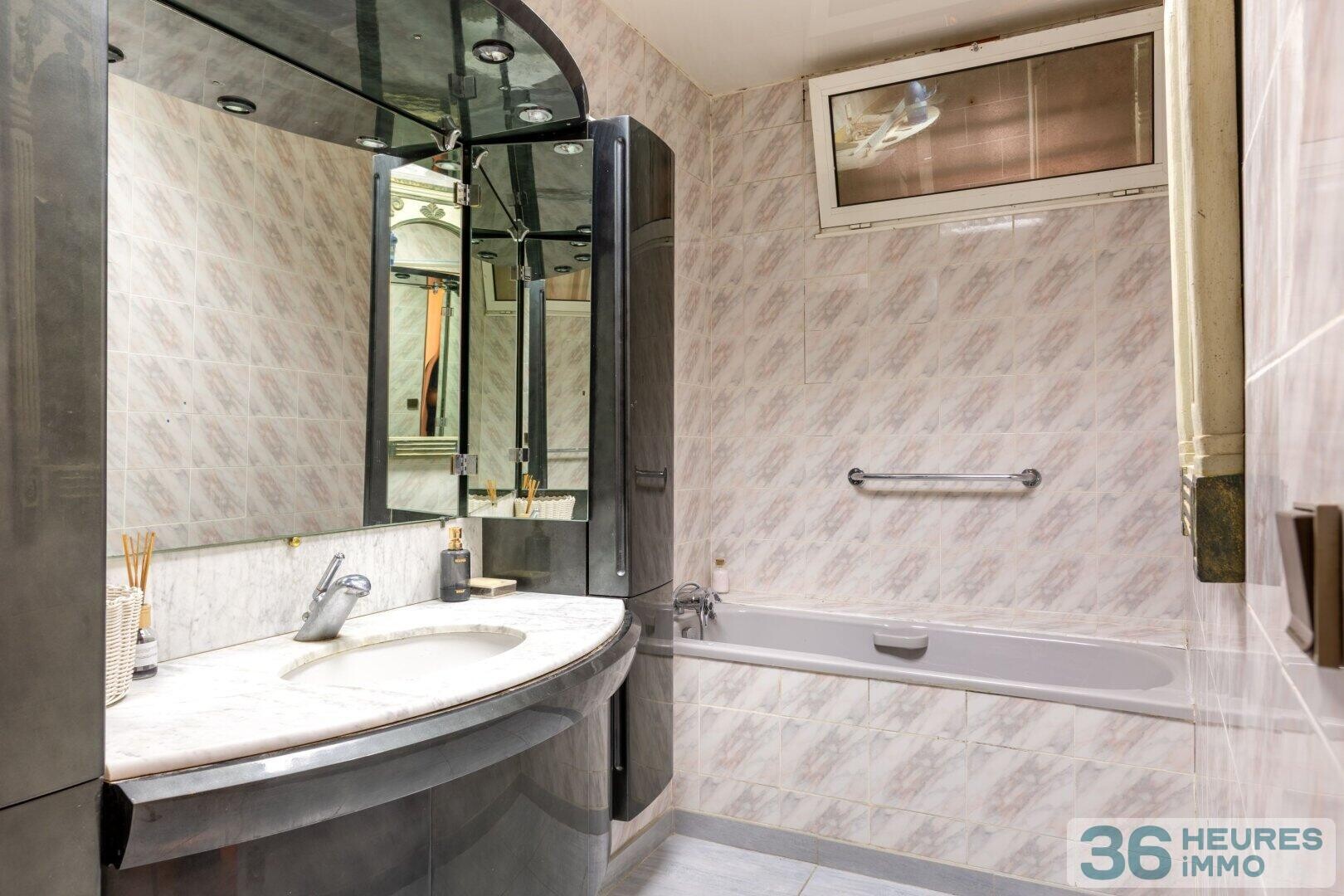 Villa d'exception avec chemin à flanc de falaise et grotte privée  - proche Royan vue Océan