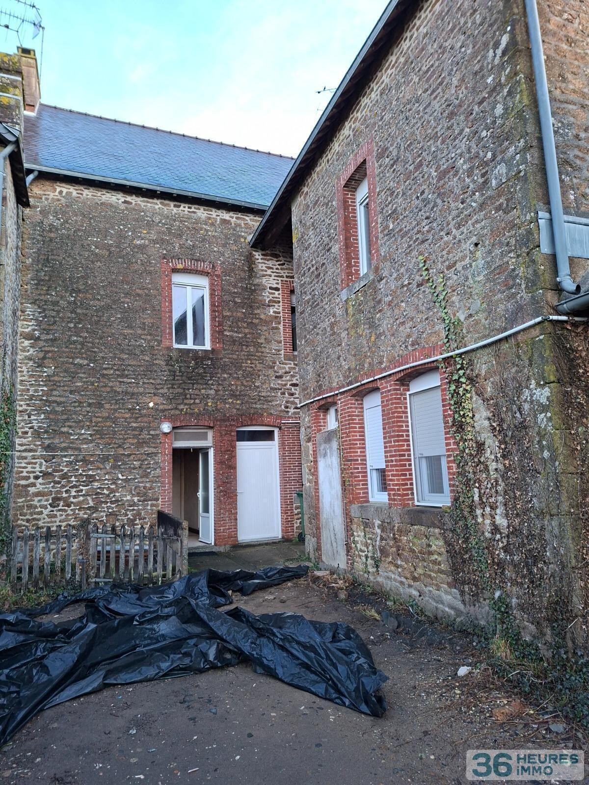 VENTE IMMEUBLE ST DENIS DE GASTINES