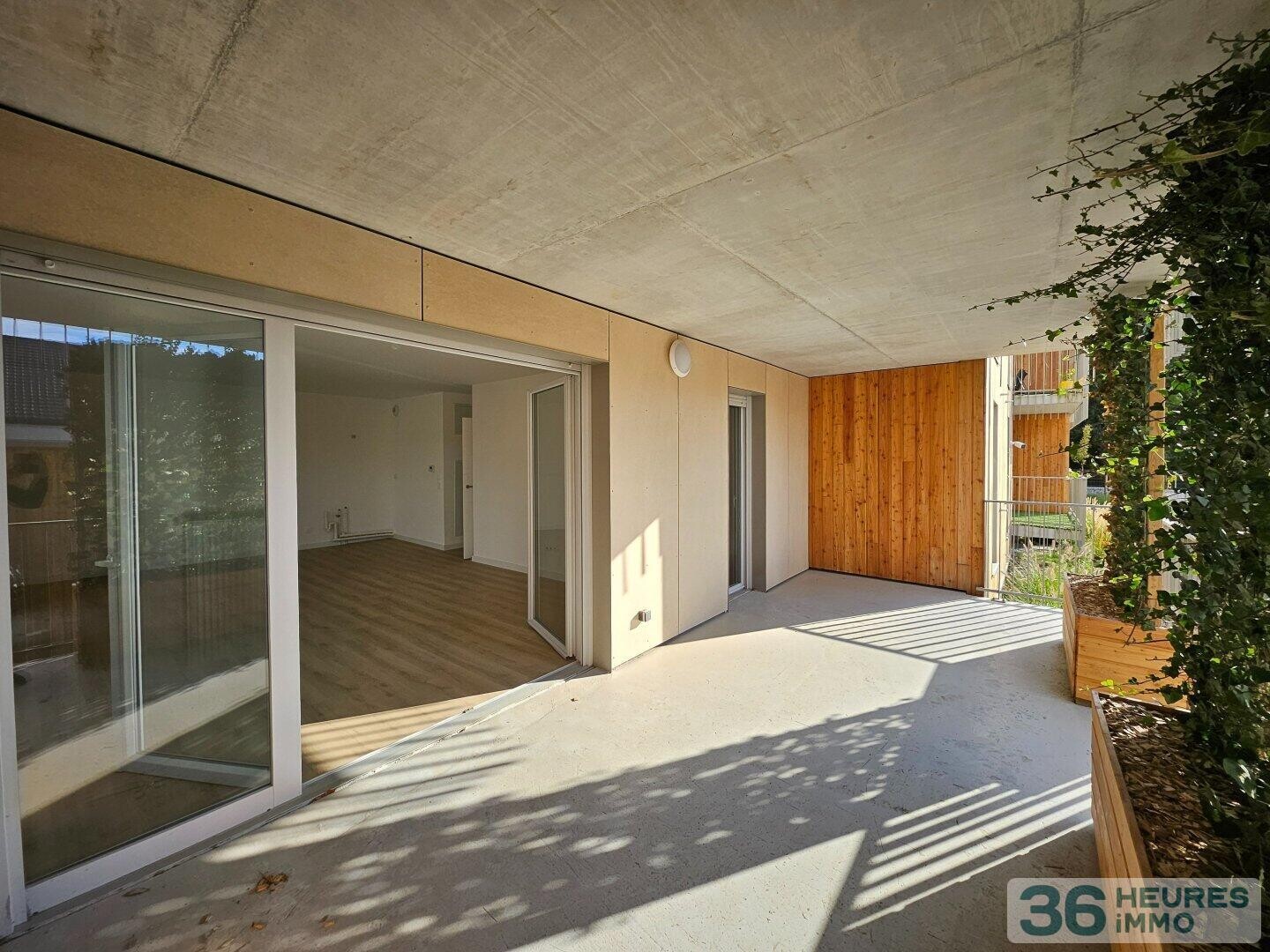 Appartement récent avec terrasse et  double parking