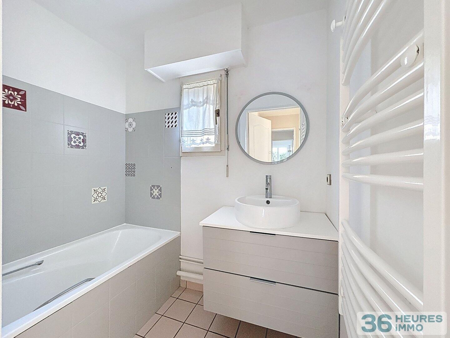 Vente aux enchères intéractives-Appartement 3 pièces 64 m2