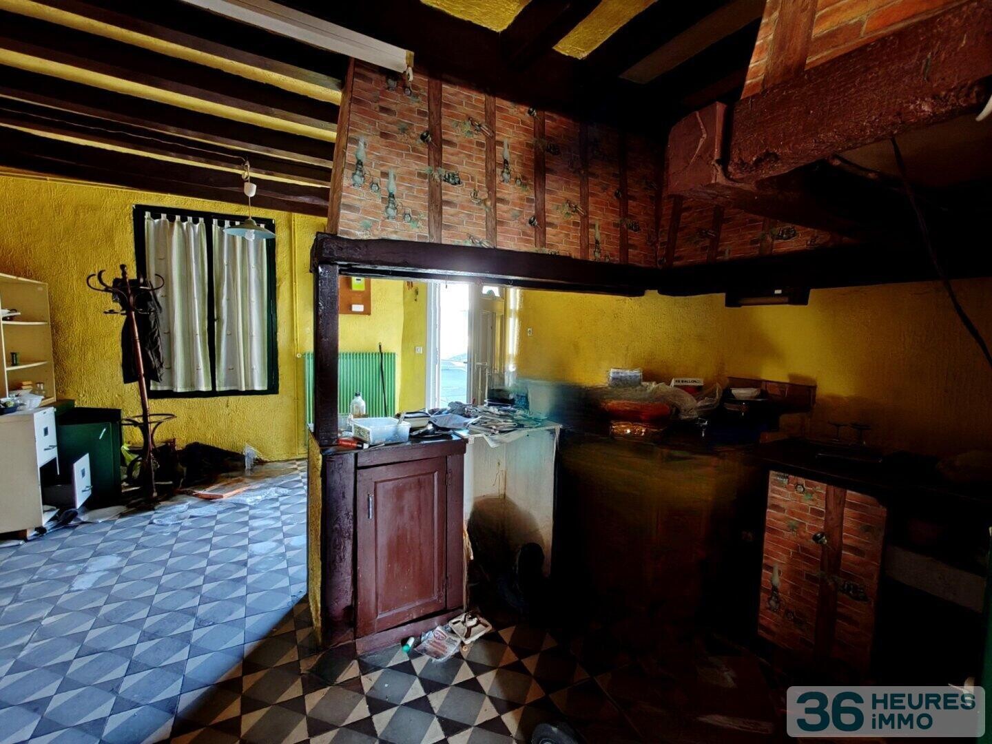 MAISON DE BOURG A RENOVER 