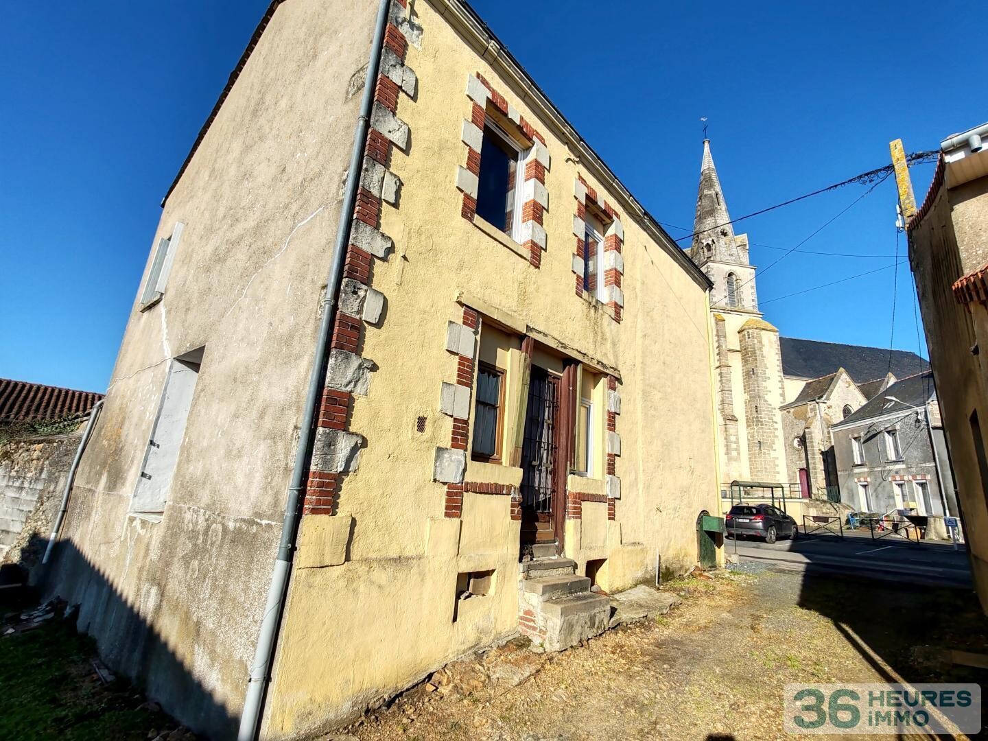 MAISON DE BOURG A RENOVER 