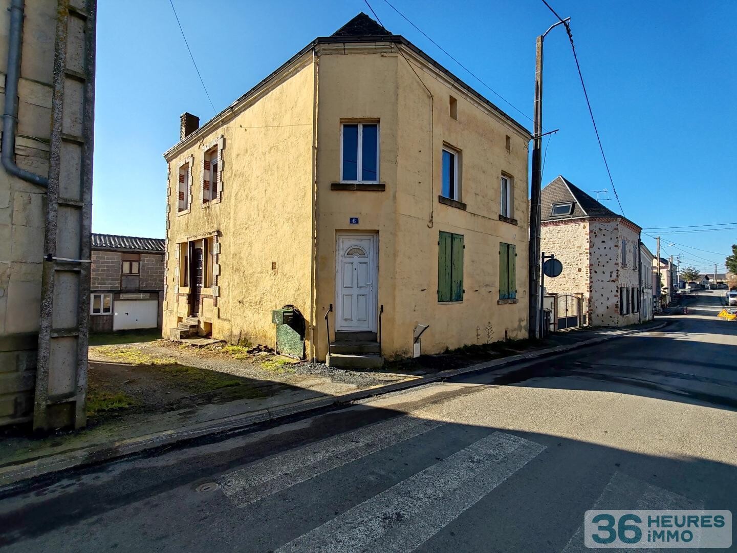 MAISON DE BOURG A RENOVER 
