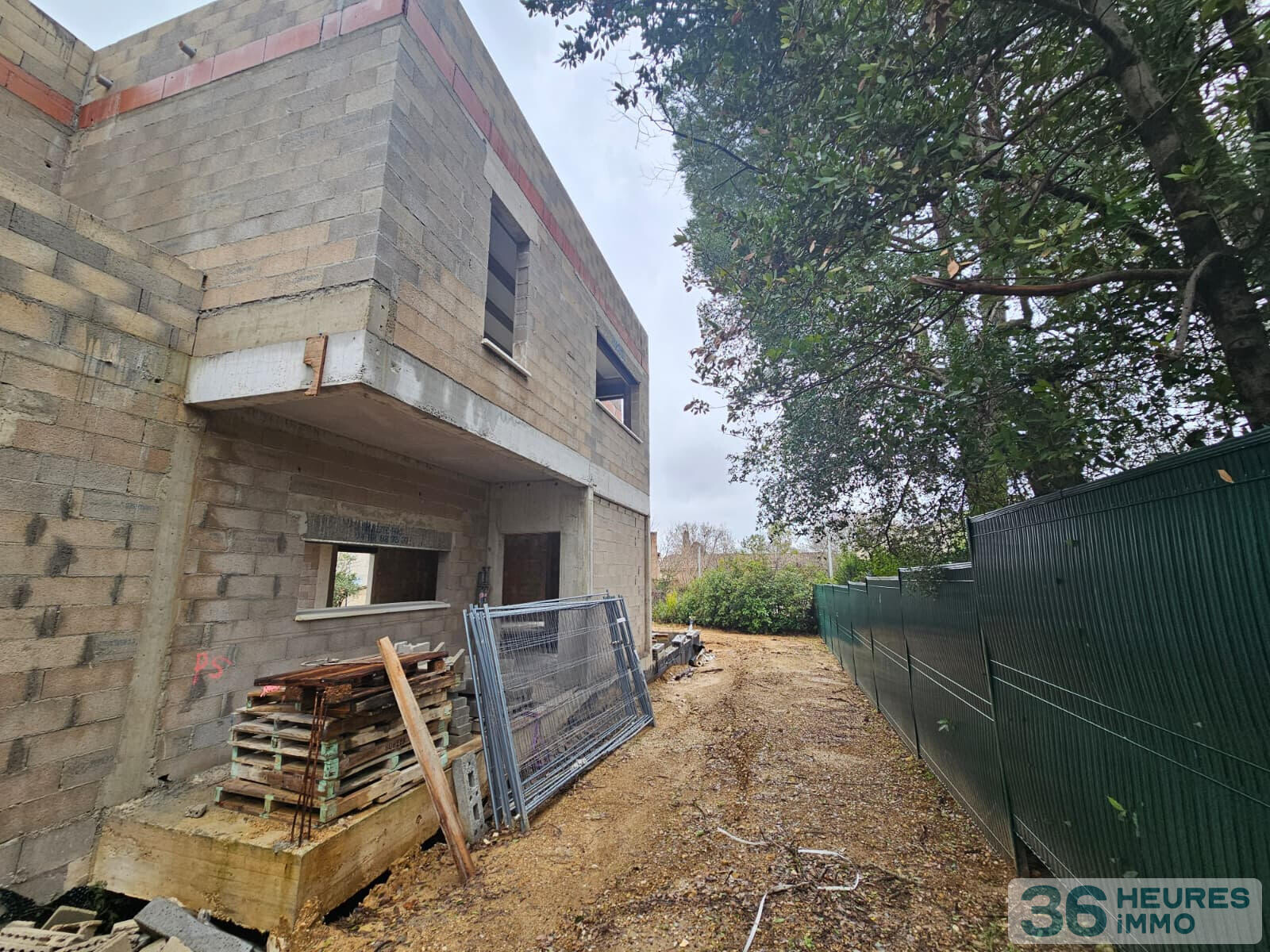 ST GEORGES D'ORQUES VILLA  DE 300 m2 SUR 1235 M2 DE TERRAIN vendu H.E H.A