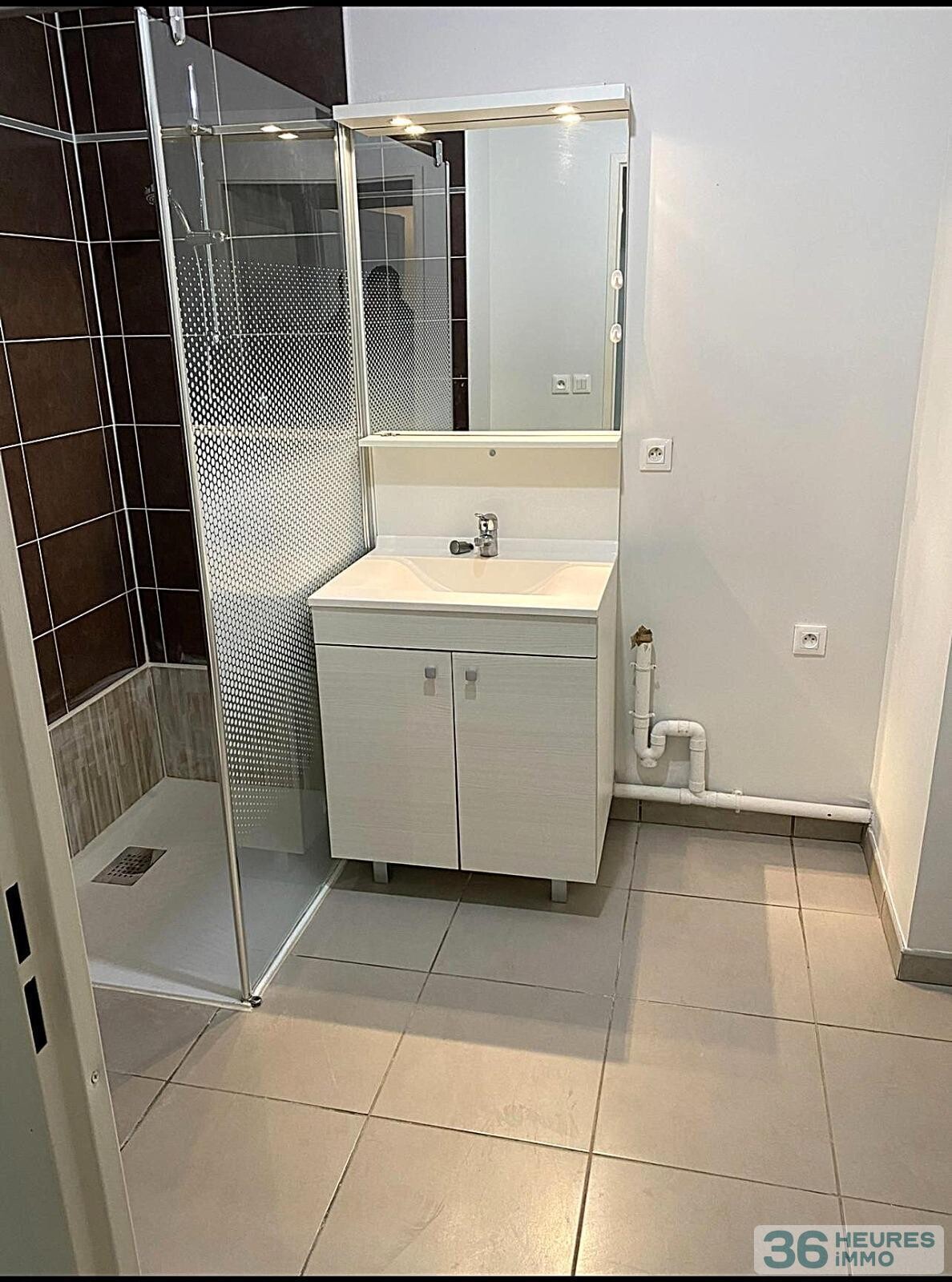 APT T2 AVEC LOGGIA, JARDINET ET PARKING ARCACHON PROCHE PORT